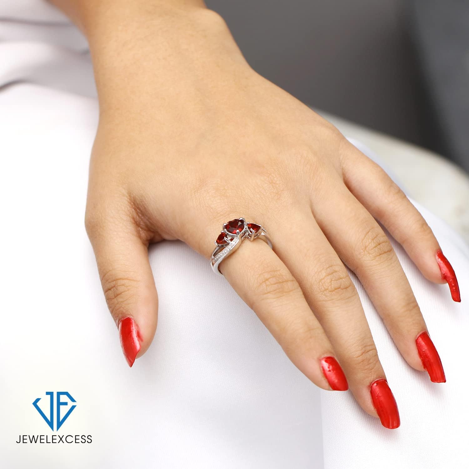 JEWELEXCESS Garnet Ring – Stunning Sterling Silver or 14K Gold over Silver Ring with 1 1/2 Carat T.G.W. Garnets & White Diamond Accents - Elegant Heart Ring Design - Hypoallergenic Silver Diamond Ring
