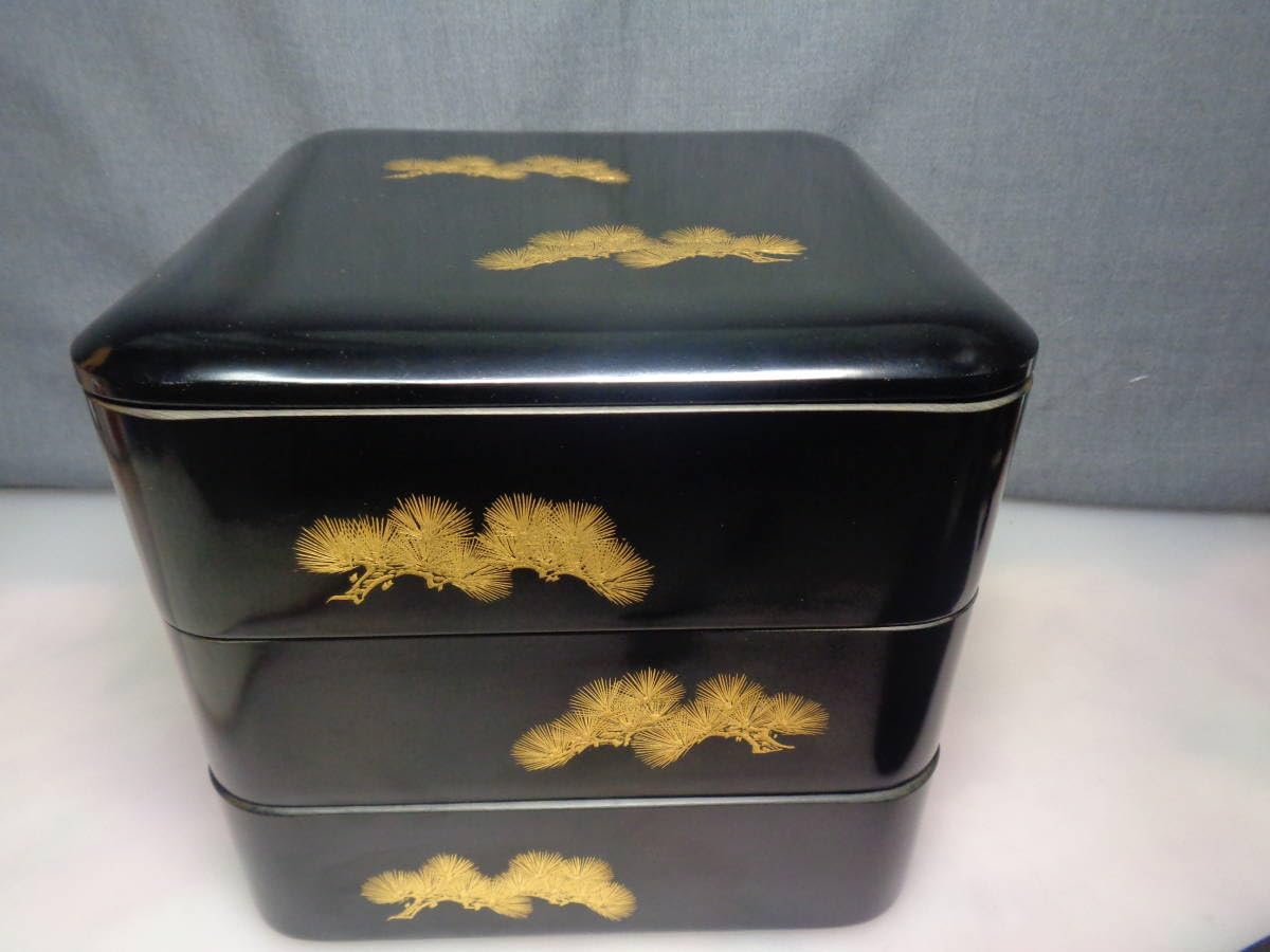 6.5三段重箱 沈金松竹梅 黒 木製 漆塗りお重箱（製造中止） 漆器の井助  