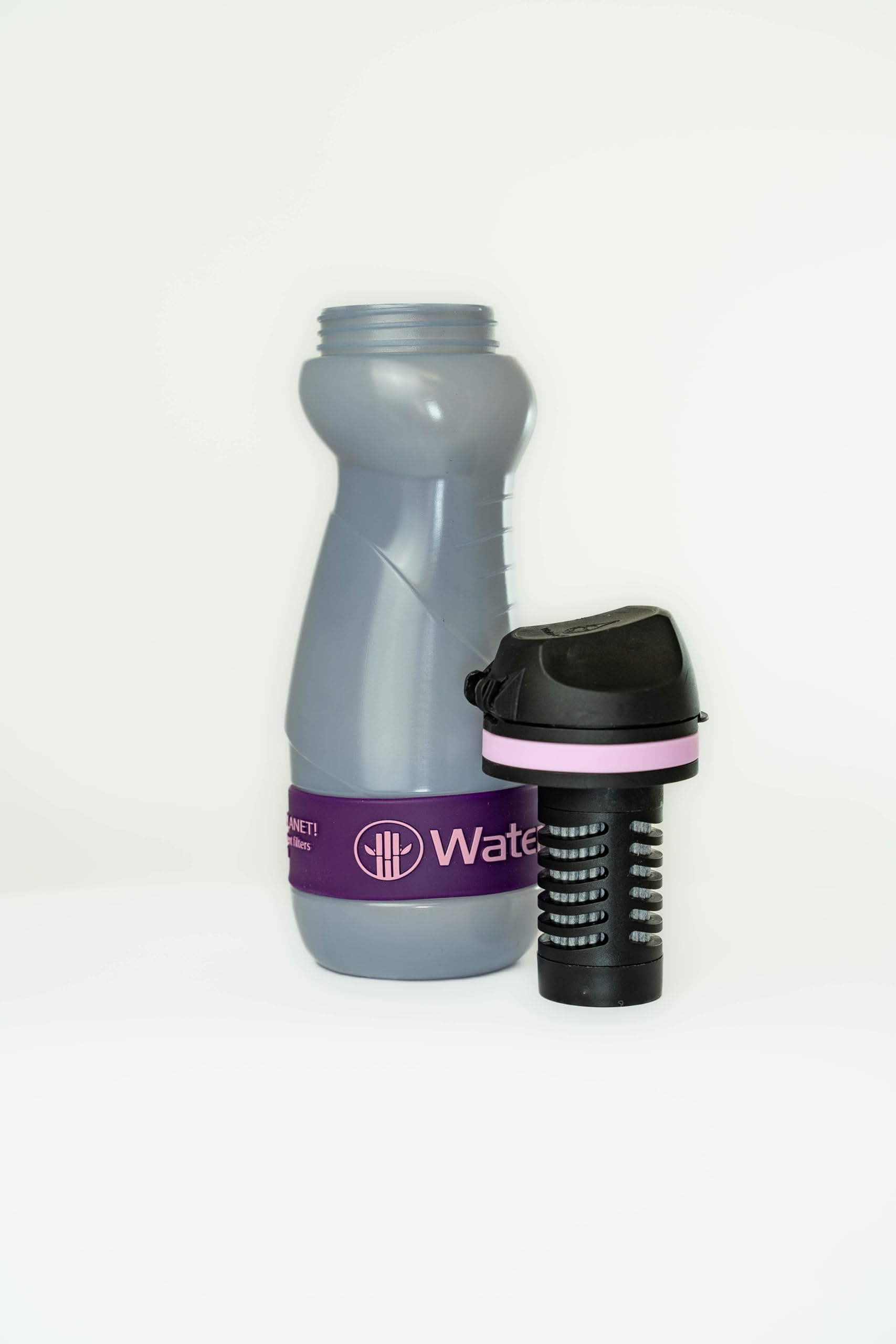 WATER TO GO Borraccia 0,55 L con Filtro - Acqua direttamente da fiume, lago o rubinetto | Ultraleggera e senza BPA | Capacità di filtraggio 200L | Perfetta per viaggi, kayak, campeggio e altro (Rosé)