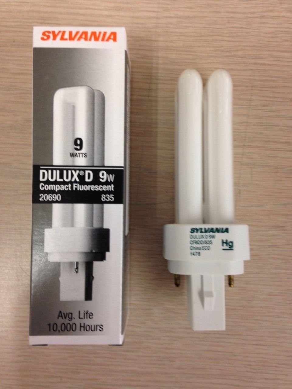 20 Sylvania 20690 CF9DD/835/Eco 9W 3500K 2PIN Compact Fluorescent