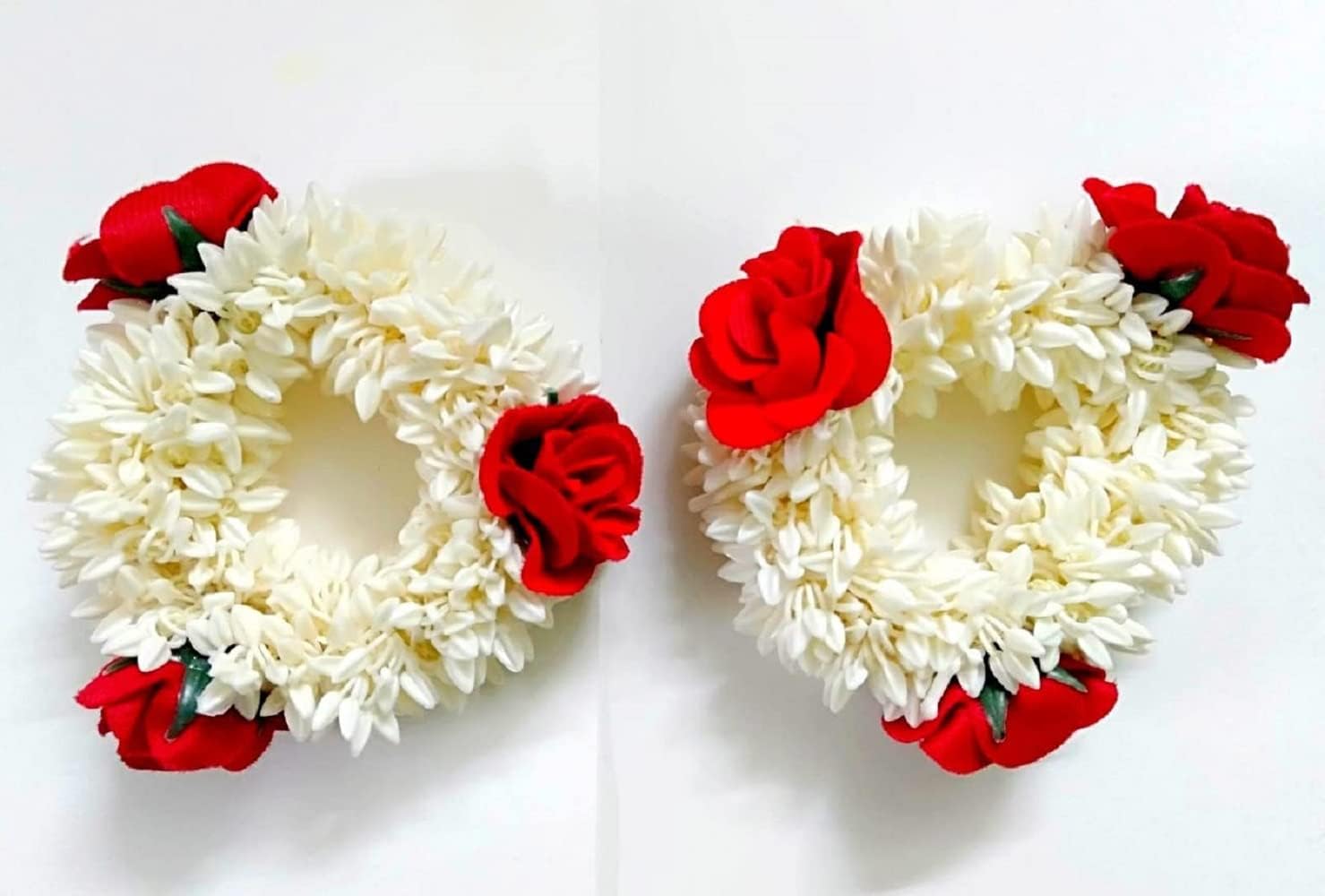 Nakas Wedding Gajra, Scrunchie Gajra Bracelet, Hand Gajra, Indian Wedding Floral Jewelry Gajra, Mogra Gajra, Elastic Gajra pack of 2 (with rose) (B0DHQT2QXK) Amazon Price History, Amazon Price Tracker