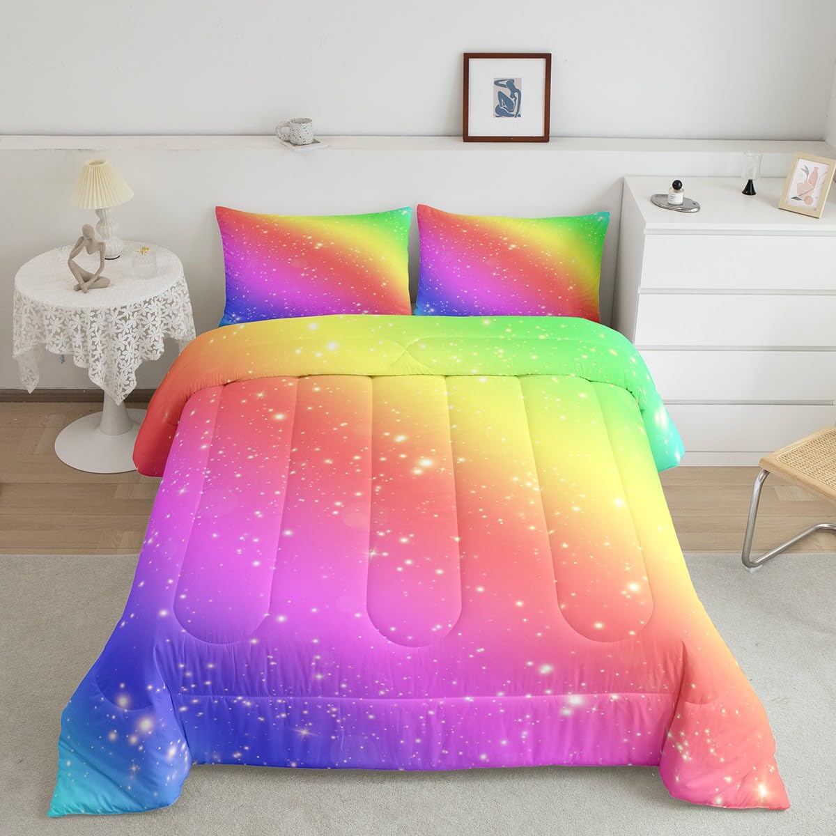 Parure de lit à rayures arc-en-ciel pour transformer une chambre de fille en style princesse
