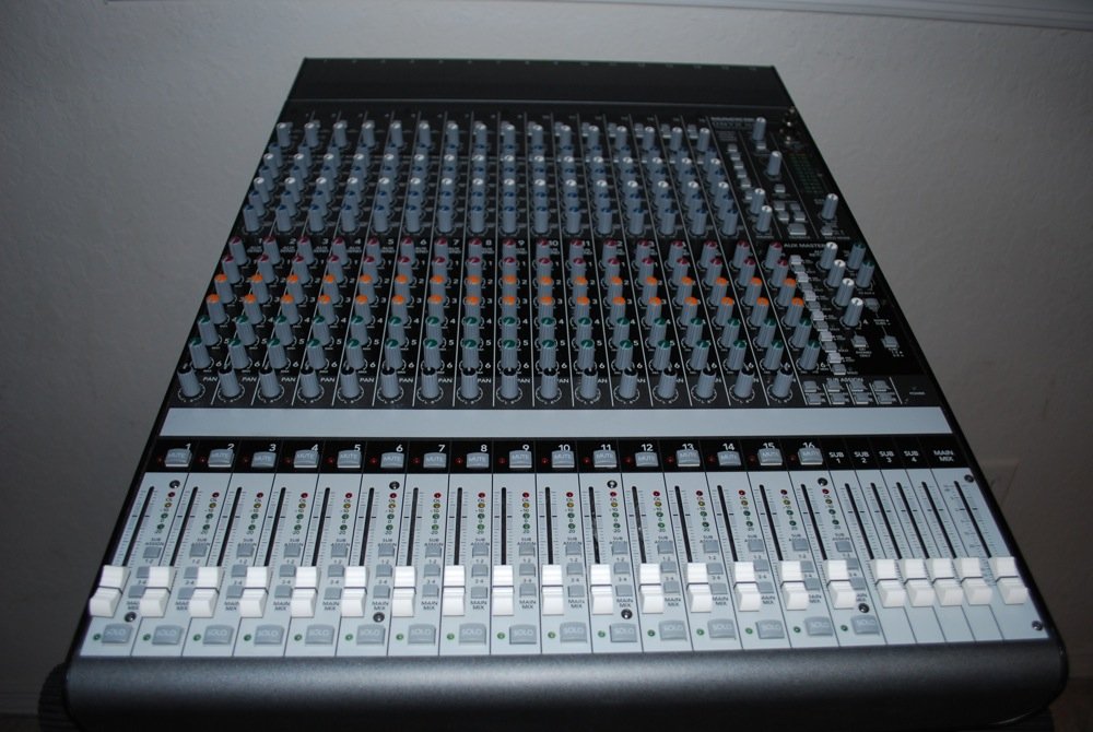 MACKIE ONYX 1640 アナログミキサー Mackie Onyx 1640 16-Ch./4-Bus