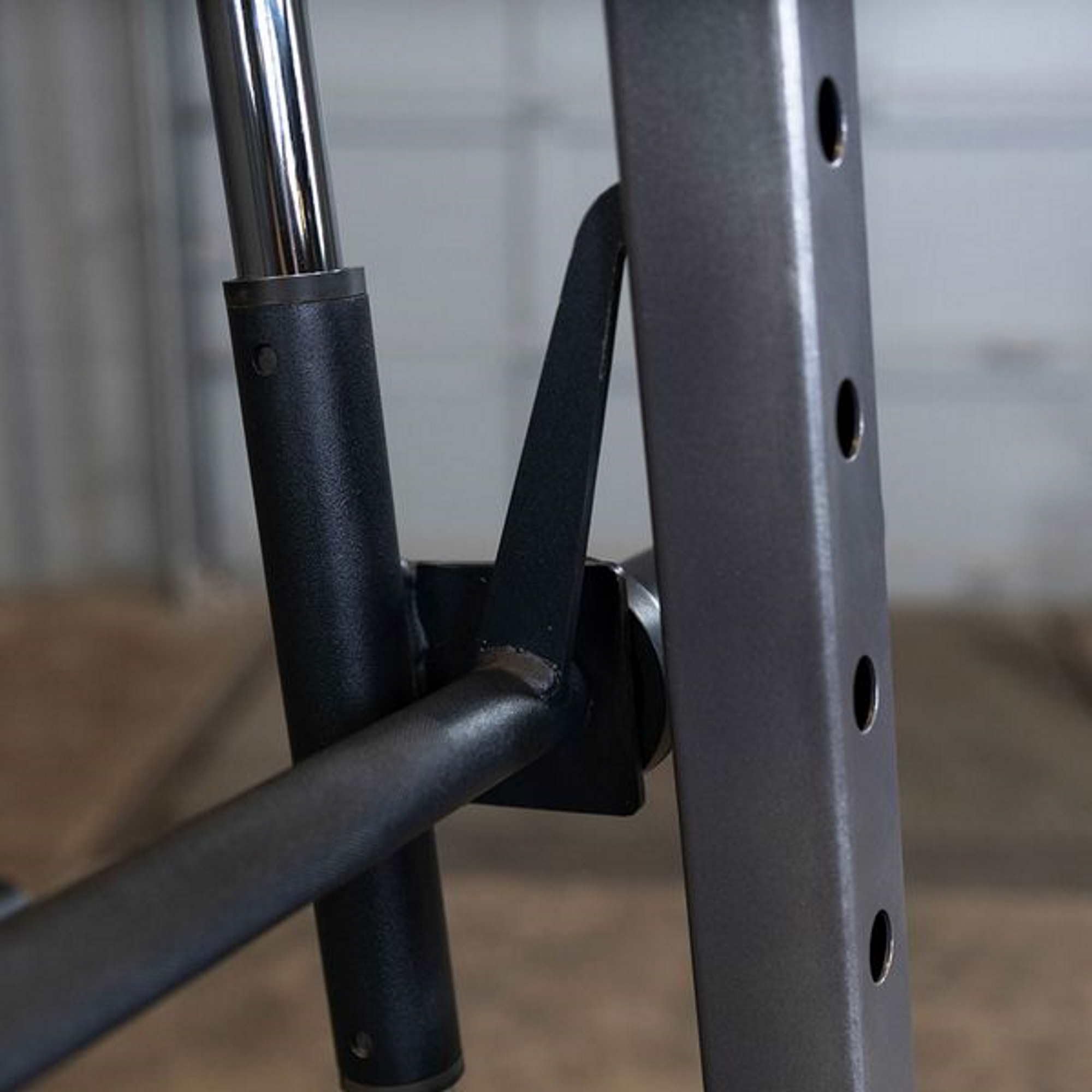 Body-Solid PSM200 Smith Machine pour Salle de Sport à Domicile – Équipement d'entraînement en Force avec loquets de sécurité, Cage de Squat, Demi-Rack et Rangement de plaques de Poids