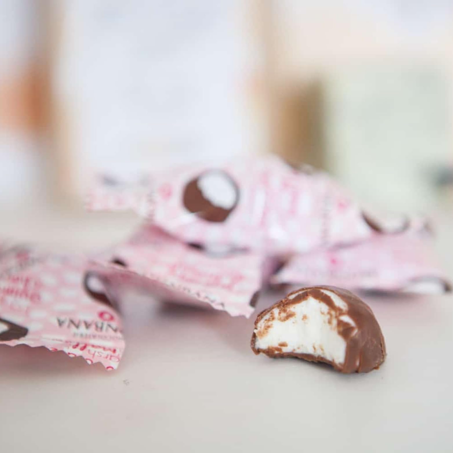 MONBANA - 200 Mini-Guimauves emballés individuellement - 1kg | Chamallows gourmands pour un café, le goûter ou le chocolat chaud - À offrir ou à partager - Candy bar, dessert - bonbon noel
