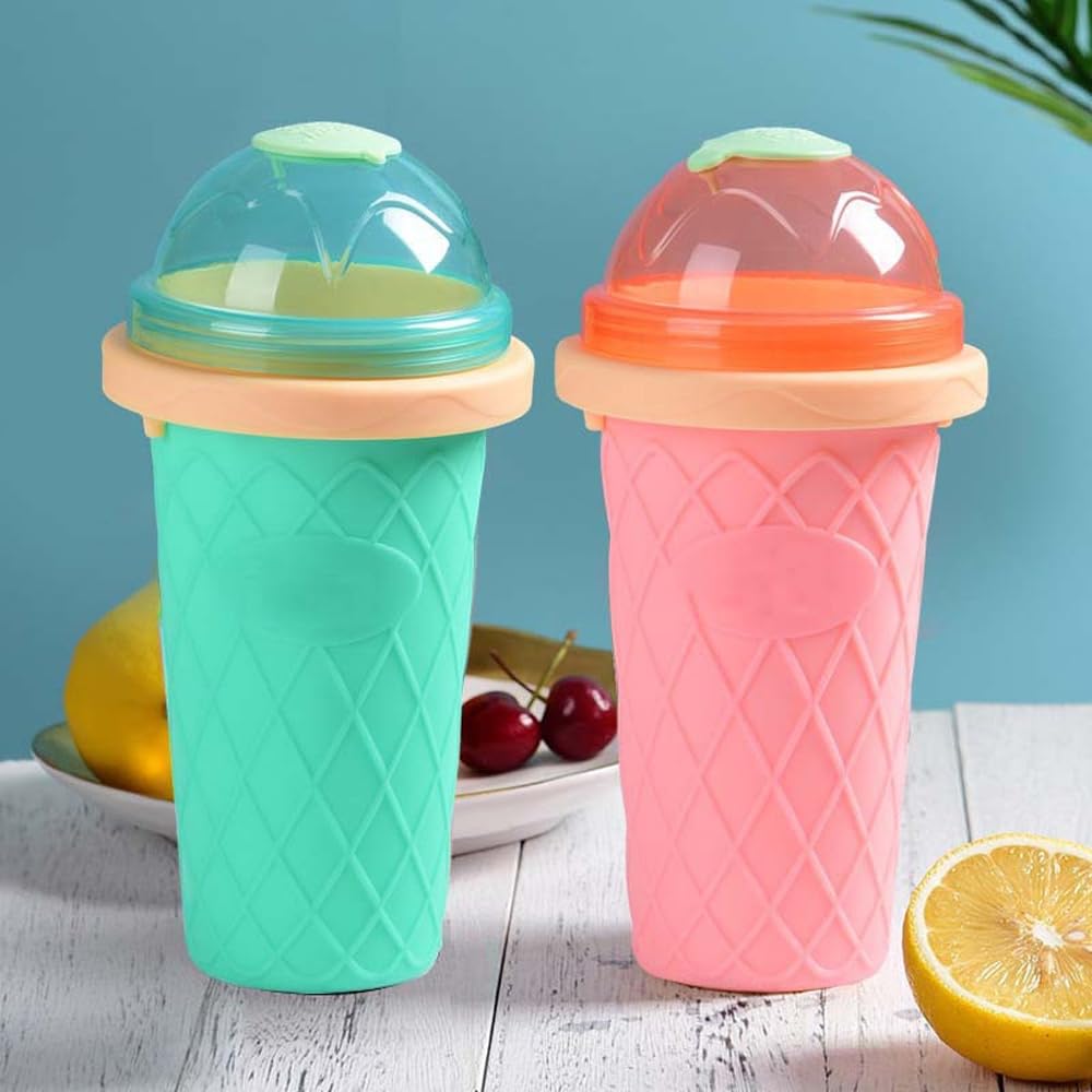 Sarini Slush-Becher 2-teiliges Set – Quetschbecher aus Silikon für Slushies, Smoothies, gefrorene Leckereien – DIY-Slushy-Maker mit Strohhalmlöffel – Ideal für Sommerspaß, Kneten und Eiswürfelbereiten