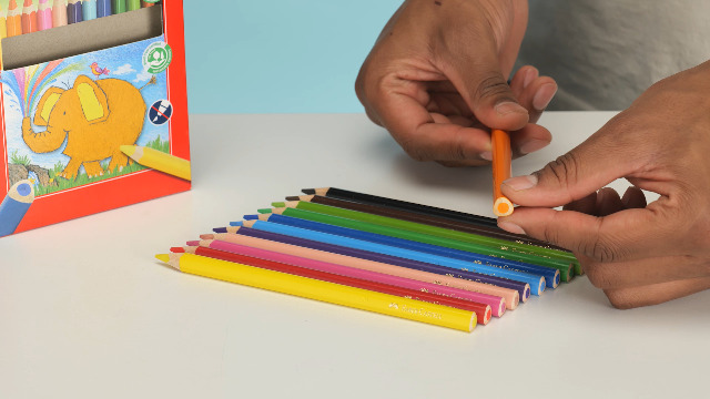 Faber-Castell Jumbo 24 Crayons De Couleur Triangulaires – Tige 5,4 Mm, Corps En Bois, Étui Carton