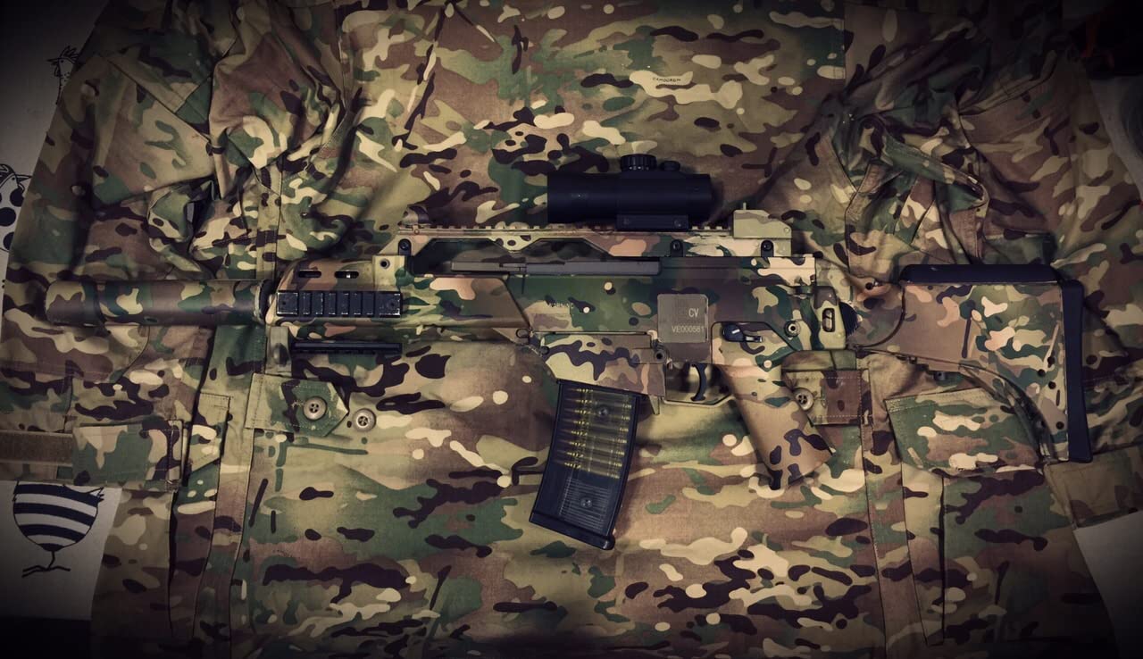 Pellicola Idrografica Cubicatura Hydrographics Hydrodipping Attivatore Activator Kit mimetico camo. Dimensioni: Larghezza: 100 cm. Lunghezza: 200 cm (HCA-118)