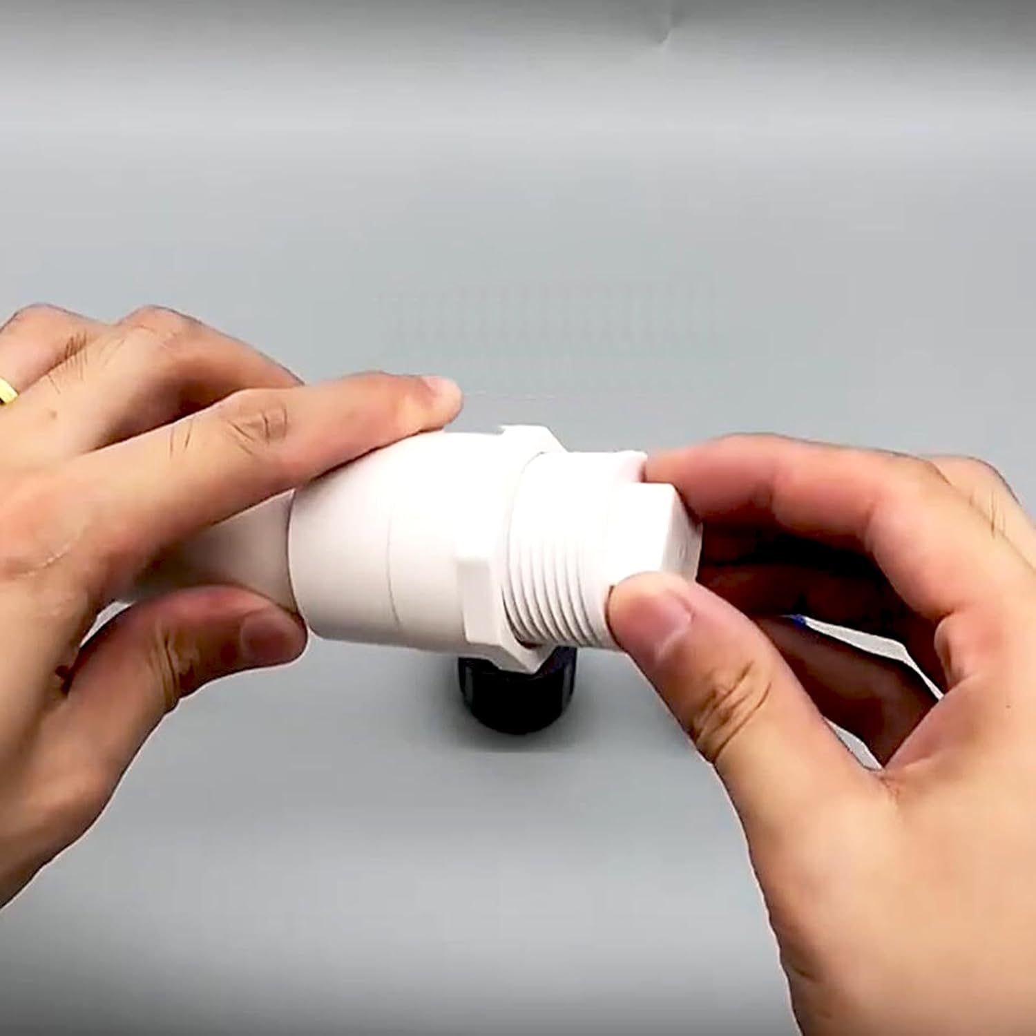 20 Pack 1/2 Inch PVC Pipe Male Thread Plug, Threaded Pipe End Cap, PVC Male Thread Plug adaptor Thread Water Pipe closing for Plumbing Water Line, White