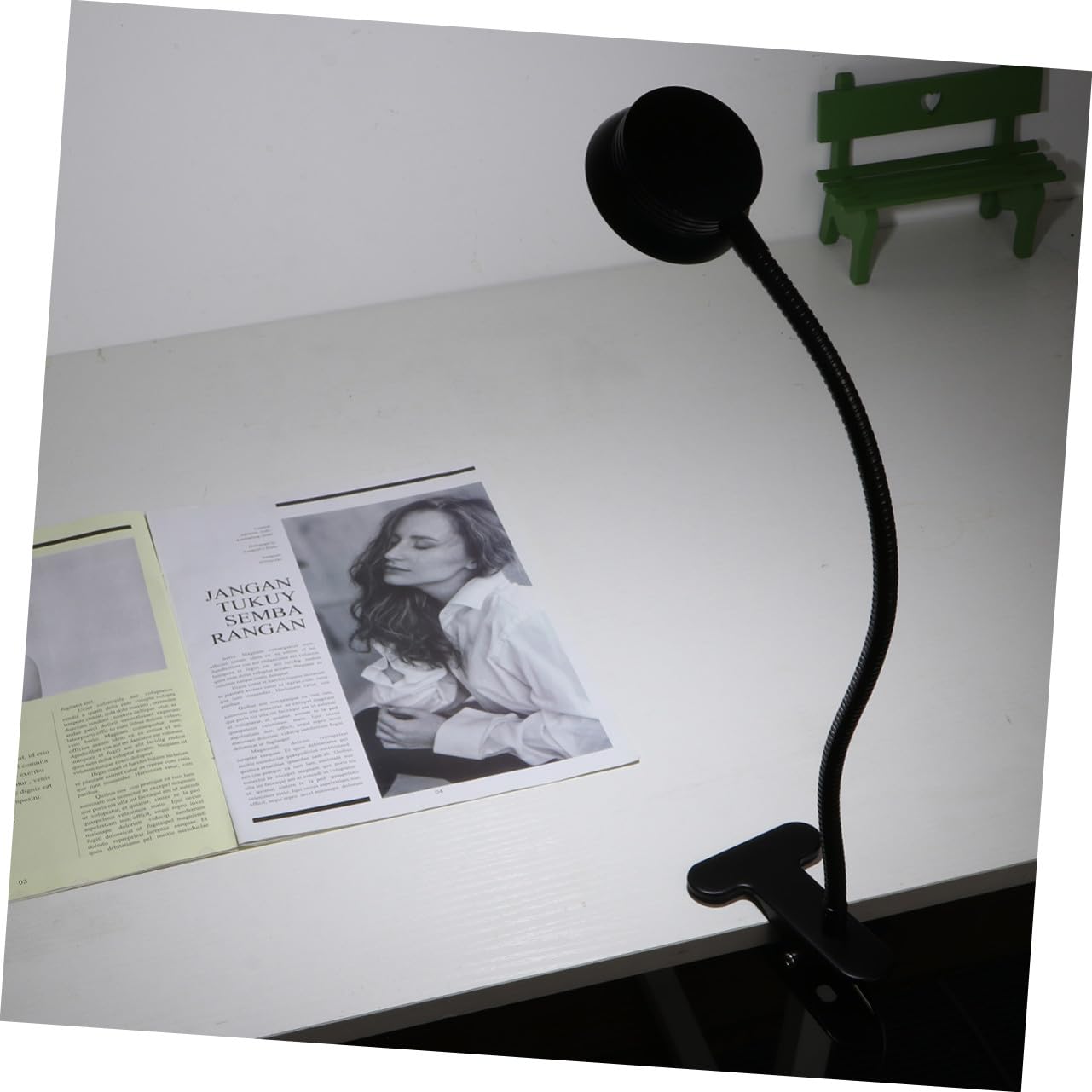 Gatuida Lampada da Lettura a Clip LED 4w 6w Nera Collo Flessibile | Usb, 2 Livelli di Luminosità, Cavo Incluso, per Lettura Notturna e Viaggio