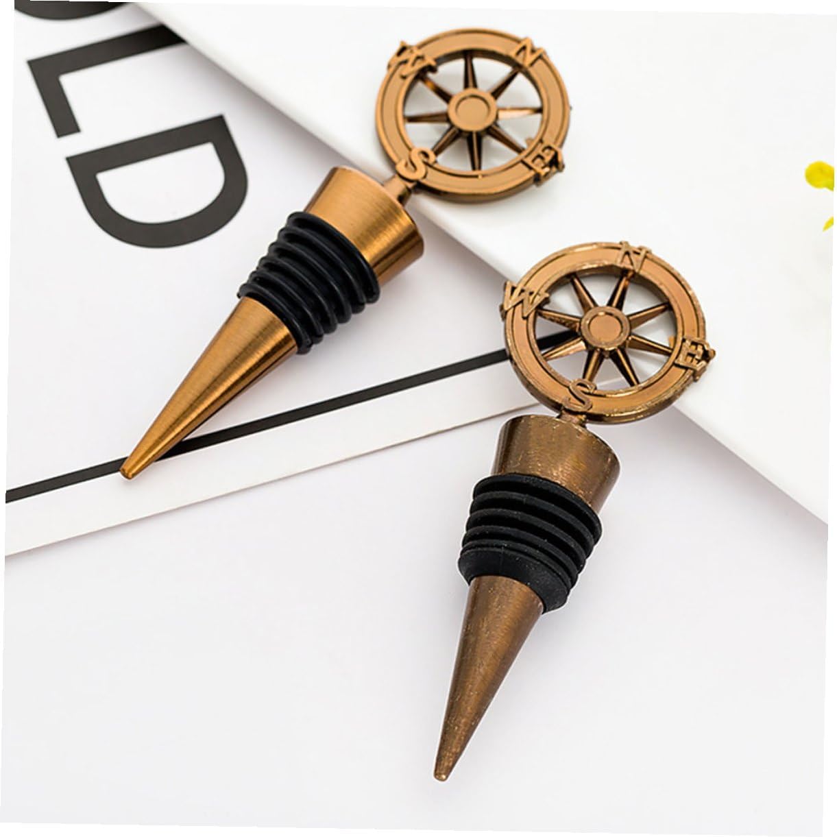Ipetboom 2pcs Nautical Design Wine Bottle Stoppers Bottle Sealer for Bar Party Restaurant Reusable Wine Bottle Plugs with Stylish Compass Theme for Home Gatherings 2pcs Box Packaging