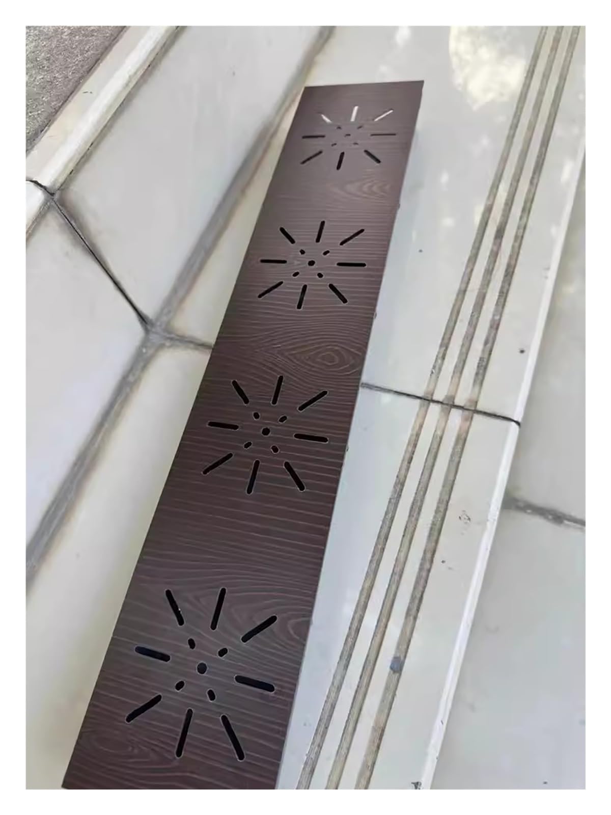 Caniveau de drainage extérieur étroit 10cm avec grille inox finition bois pour balcon