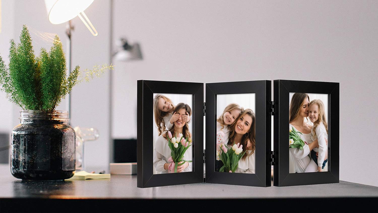 Frametory, 4 x 6 potrójnie składana ramka na zdjęcia na zawiasach trzy składane ramki na biurko szklana ramka pionowa (czarna, potrójna 4 x 6)