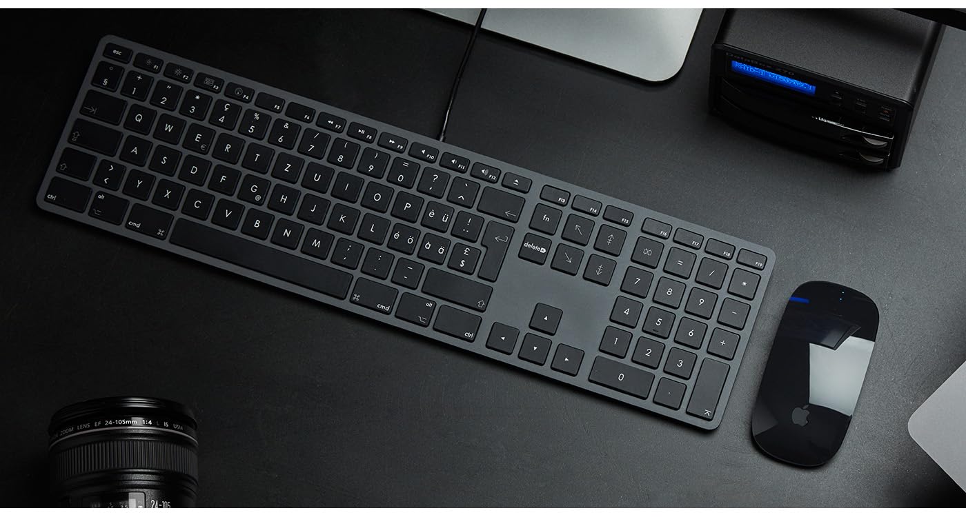 LMP USB numerische Tastatur (ISO) - KB-1243, 110 Tasten, 2X USB-Ports, Aluminium - Space Grau - Deutsches Layout