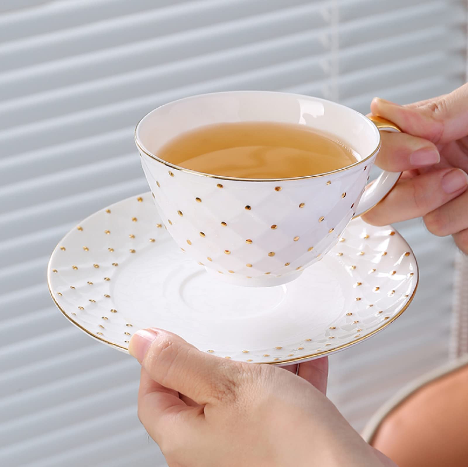 Taza de café de cerámica hecha a mano juego de tazas y platillos juego de tazas y platillos de café y té de cerámica con puntos dorados plato taza de leche de avena regalo de boda