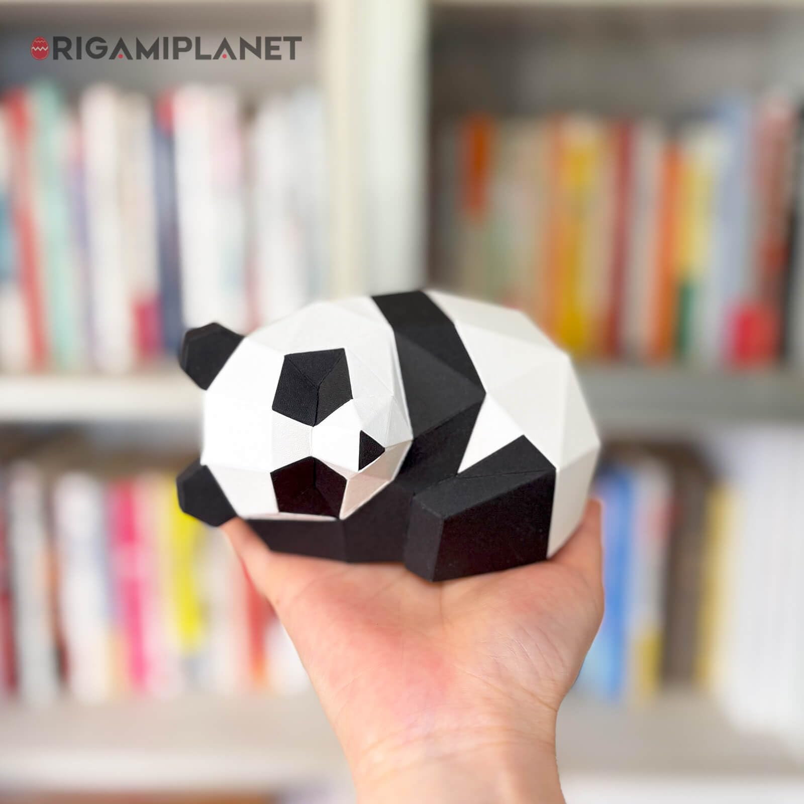 Amazon | ORIGAMIPLANET 立体折り紙ペーパークラフトキット-Panda Tuan