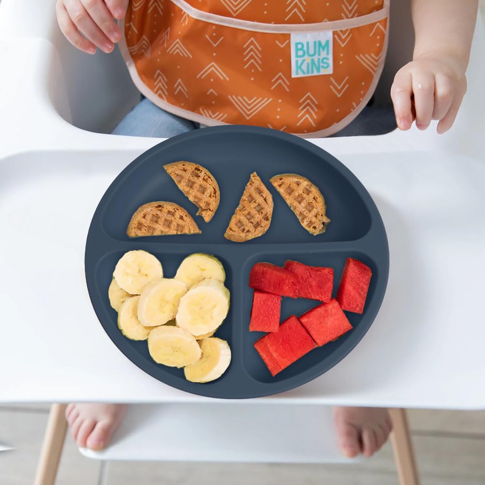 Aolso Assiettes en Silicone avec Ventouse, 2PCS Assiette Ventouse, Ustensiles, Incassable Divisées- Passe Au Lave-vaisselle et Au Micro-ondes (Marron/Gris foncé)