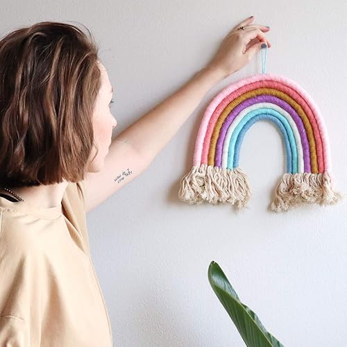 Miniatura 3 de DIY Rainbow Yarn Dormitorio Decoración (Nursery Decor) hace un arco iris colgante de pared y dos llaveros. Artesanía perfecta para niños para niñas