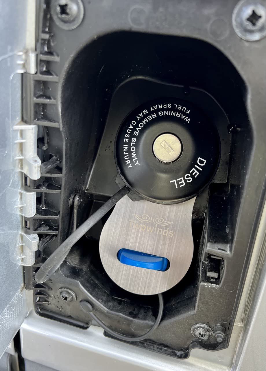 Twowinds - Bloqueo Antirrobo AdBlue Compatible con Fiat Ducato, Jumper, Boxer (2016-2024) - Camper y Caravanas - Cierre de Seguridad del Tapón Depósito AdBlue en Acero Inoxidable