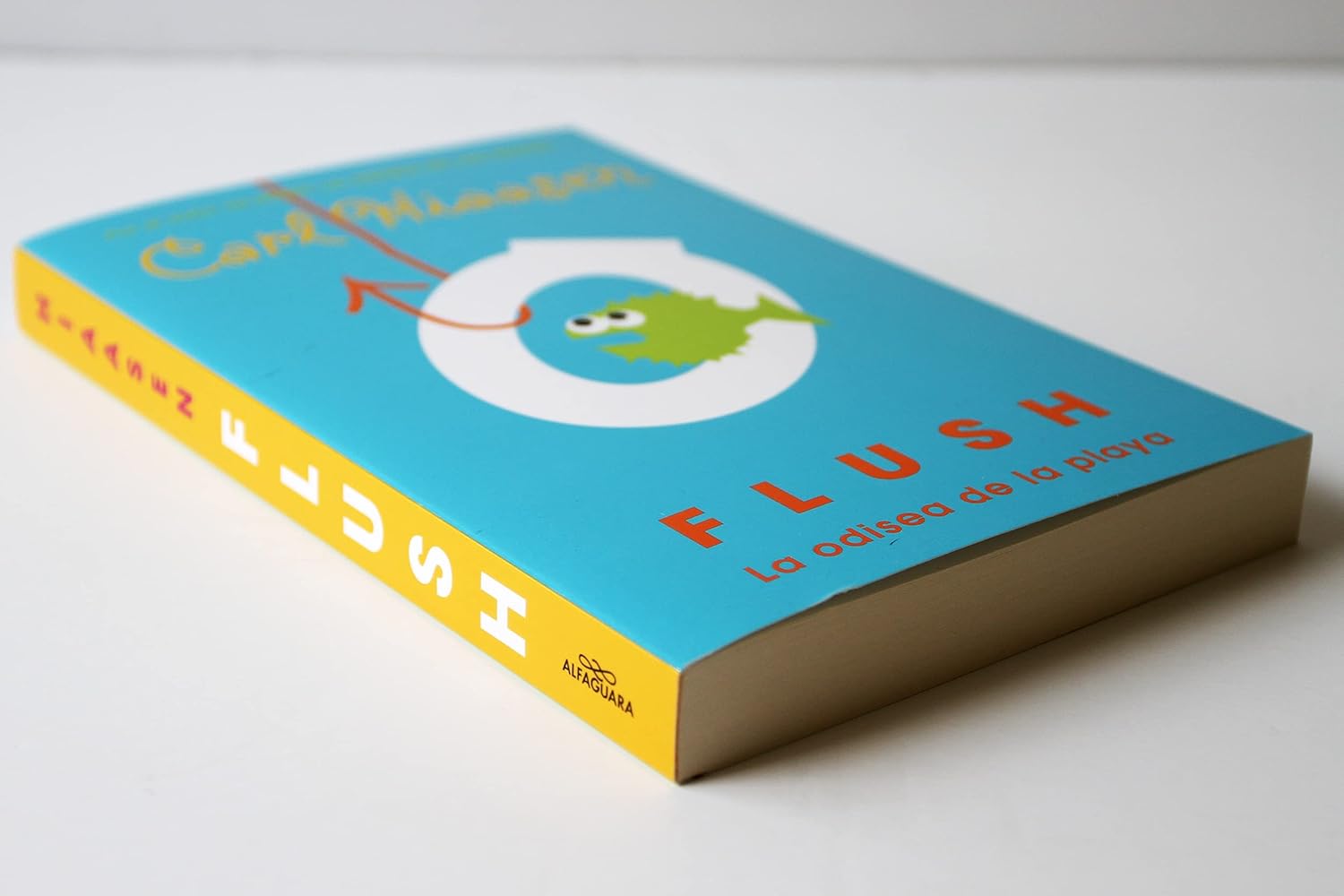 Flush: La odisea de la playa / Flush (Spanish Edition)      Paperback – July 20, 2021