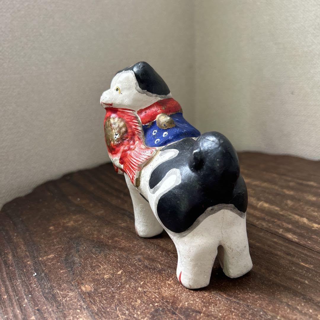 中野土人形『鯛狆』　奈良久雄 Amazon.co.jp: 中野土人形 奈良久雄 鯛狆 犬 鯛 置物 : おもちゃ 長野県