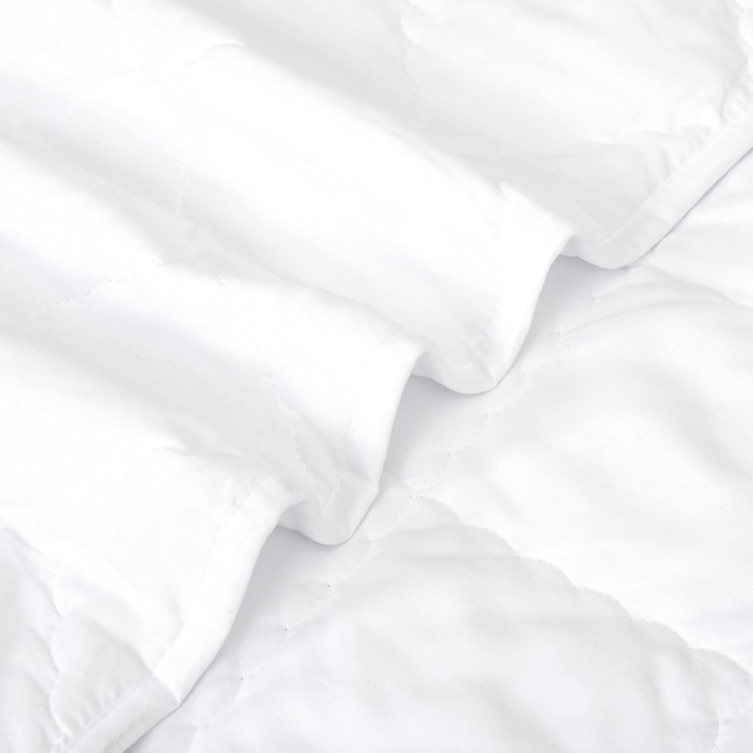 TILLYOU Down Alternative Toddler Comforter, Ultra Soft Lightweight and Warm Crib Quilted Blanket Solid Color, Toddler Quilt Nursery Blanket for Boys and Girls, 39”x47”, Pure White
