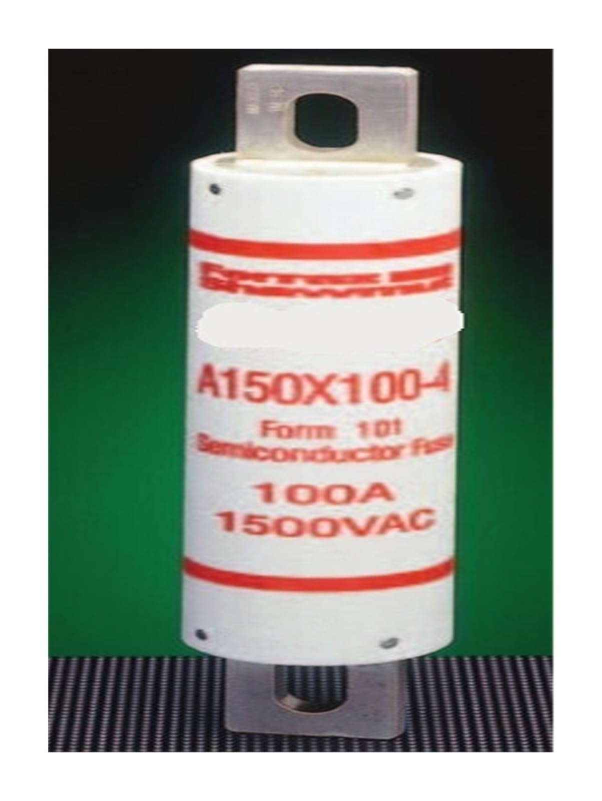Fusibles A150X100-4 100A 1500V pour éviter la surchauffe et sécuriser les armoires électriques
