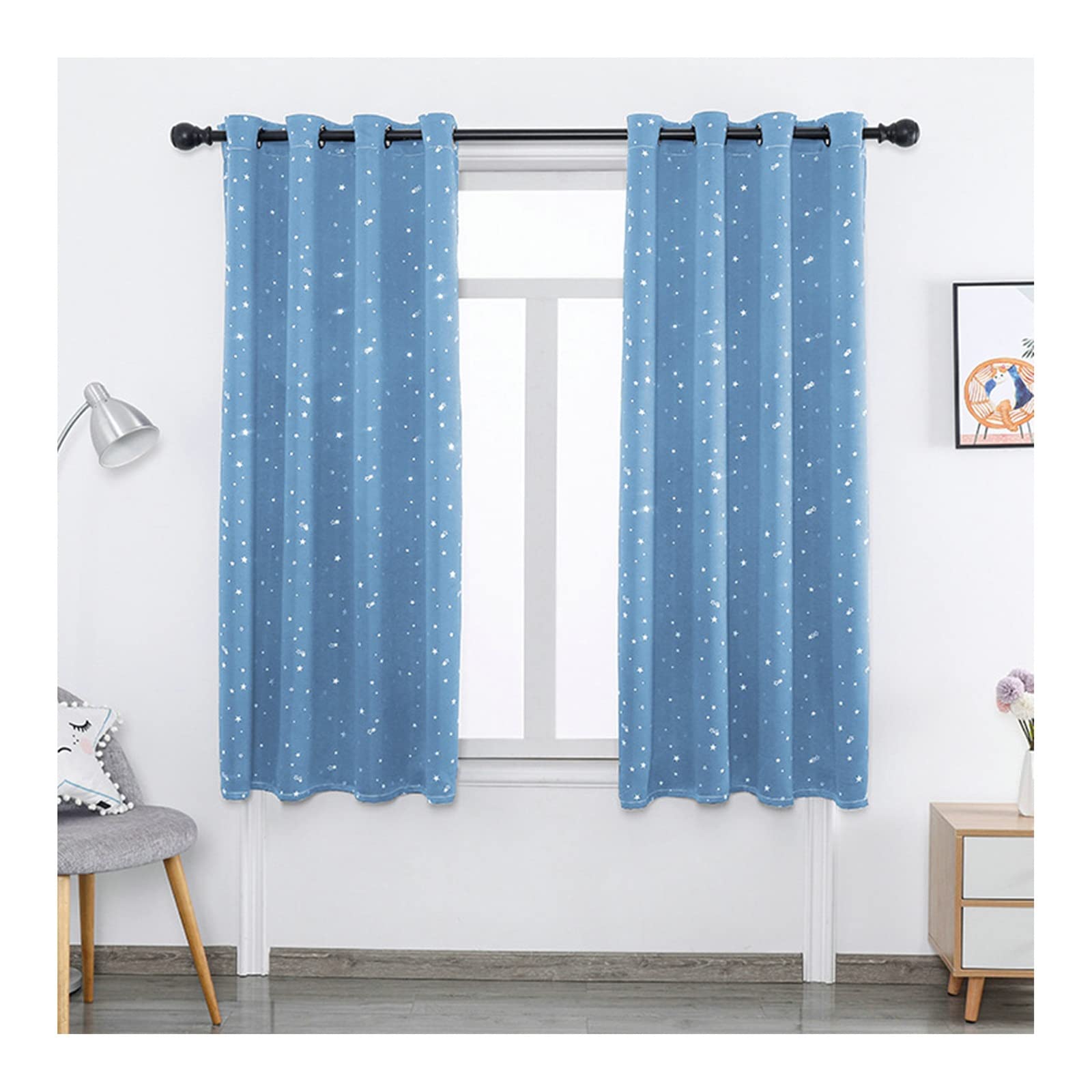 Rideaux étoiles pour chambre d'enfant et salon moderne créant une ambiance de nuit paisible