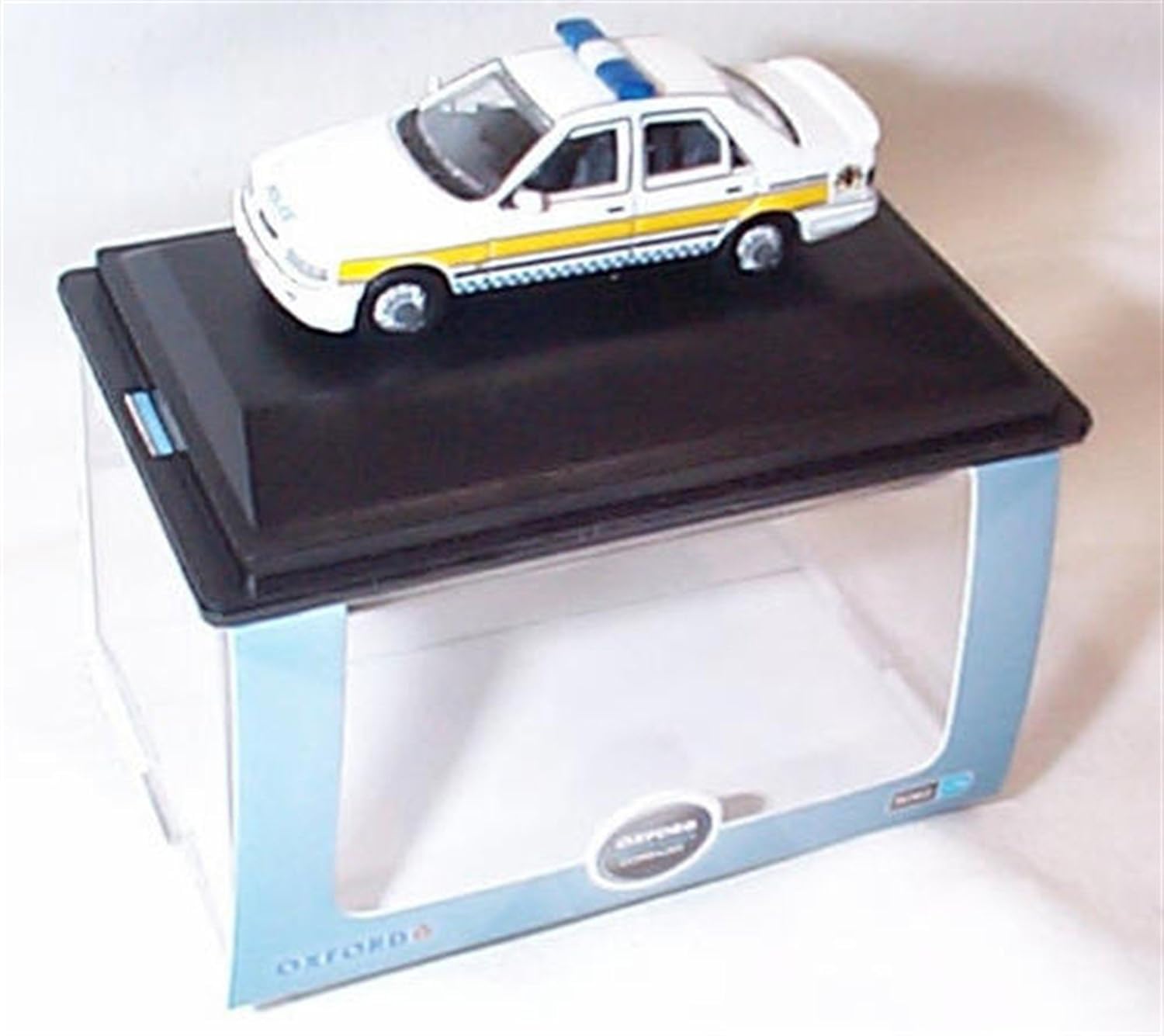 Oxford F0RD sierra sapphire Nottinghamshire Police car 1.76 railway scale diecast model