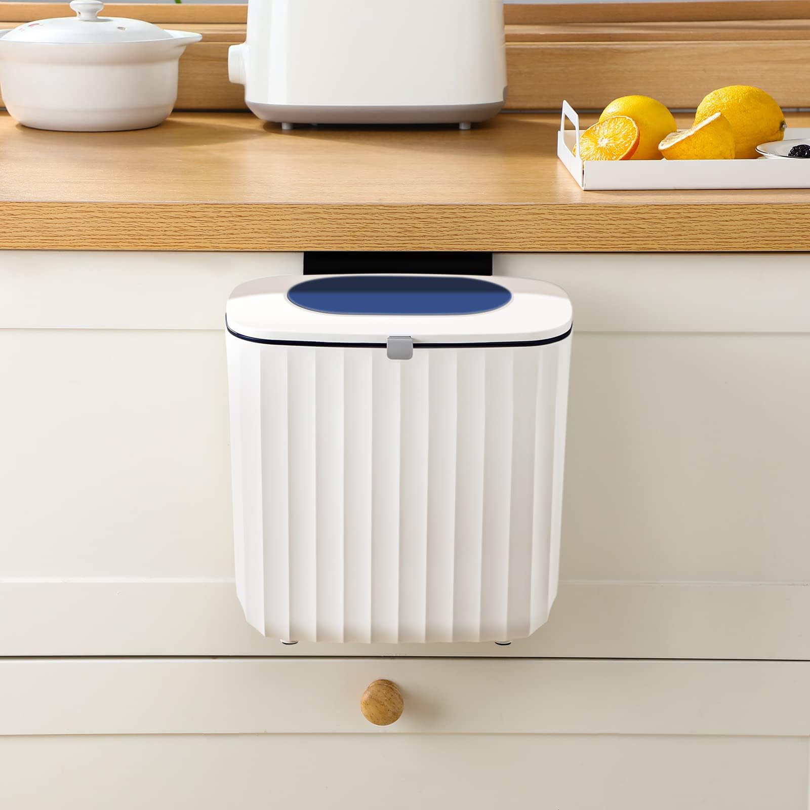 MAKINGTEC Kitchen Compost Bin, 2.1Gallon Hanging Trash Can with Lid, Kitchen Cabinet Door Under Sink Plastic Garbage Can Compost Bin Wall Mounted Slide Open, odorless Trash can, Blue