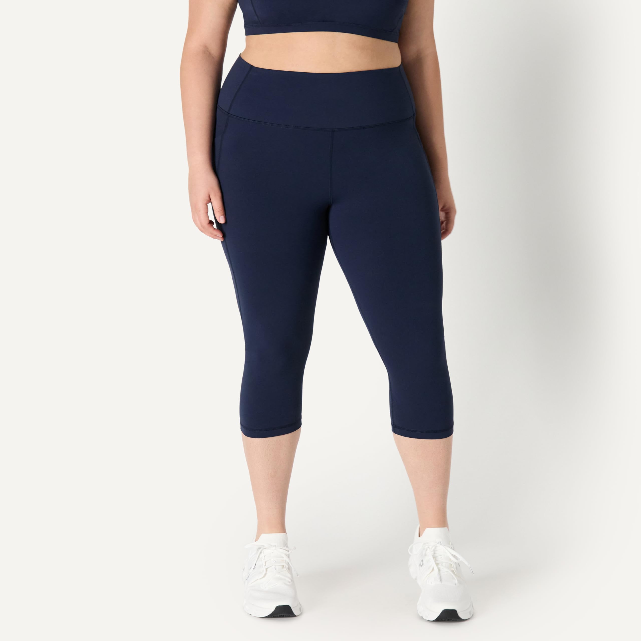 Amazon Essentials Leggings Tecnici per Yoga e Allenamento in FormFlex Morbidissimo, a Vita Alta, Pantaloni Capri, Interno Gamba 48,3cm Donna