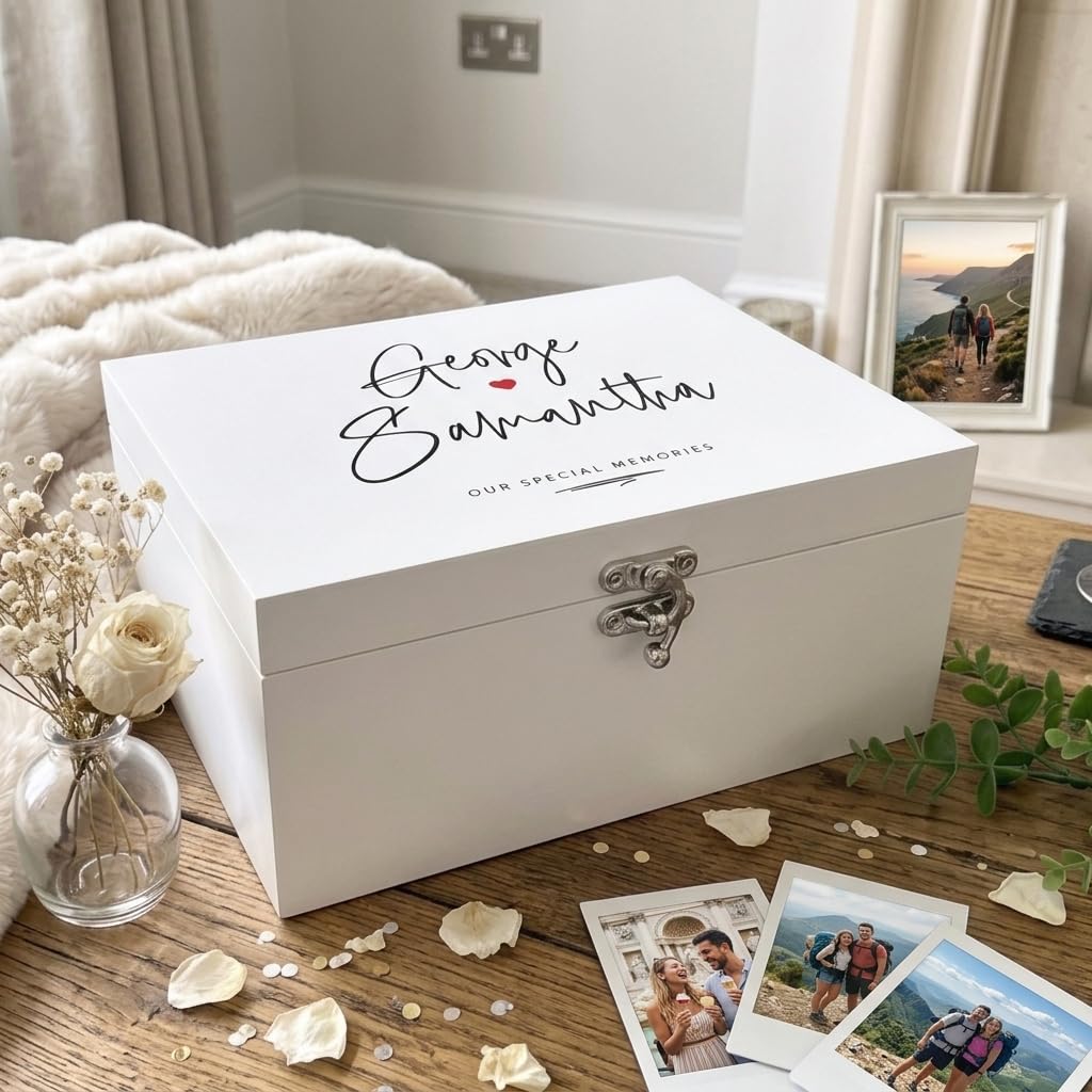 Caja de recuerdos de madera blanca personalizada con nombres de parejas, con bisagras y cierre, regalo de San Valentín, aniversario, boda, 27 cm x 19 cm x 14 cm