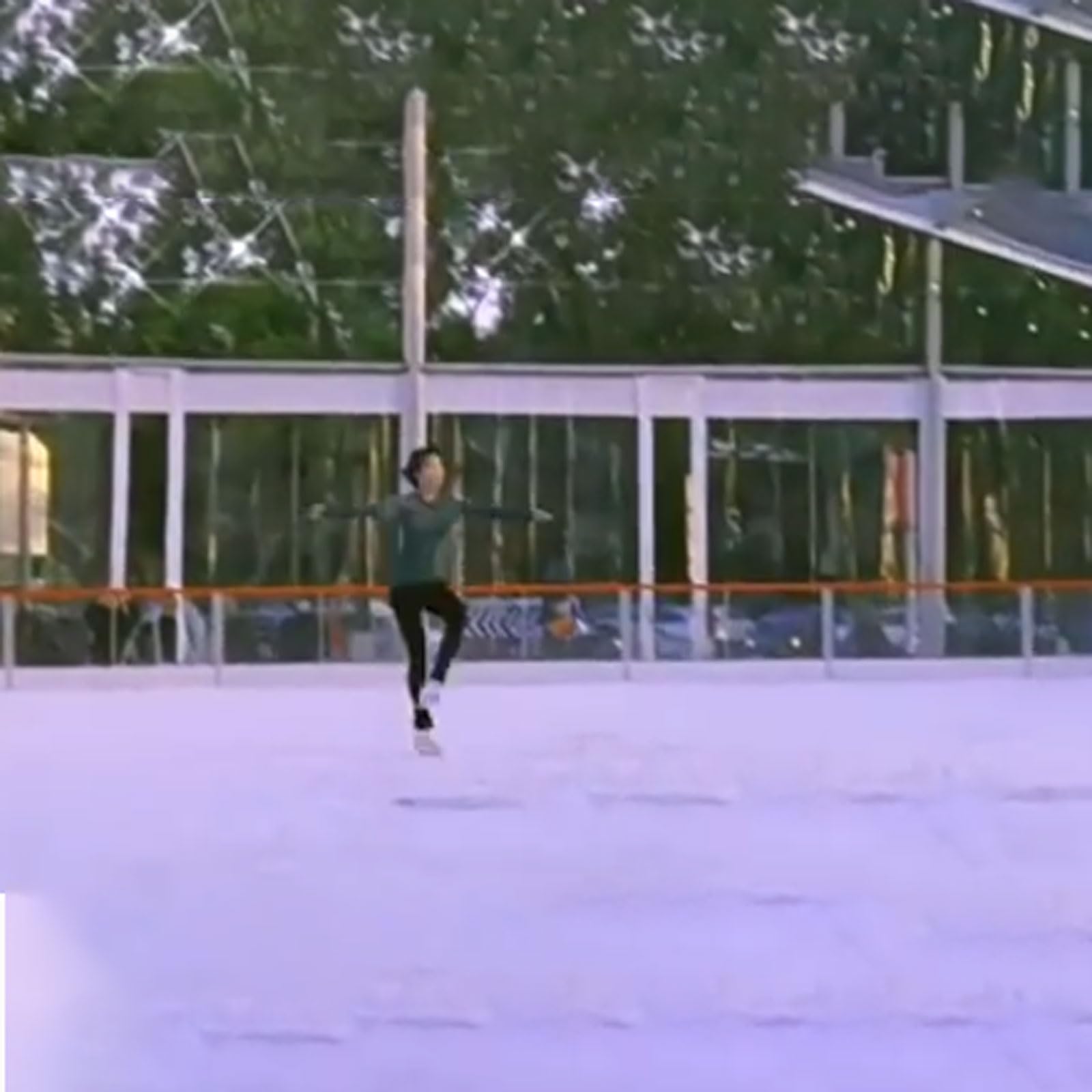 Patins à Glace pour Femme,Patins à Glace Artistiques ,Laçage Classique,Soutien léger,Patins à Glace pour Femmes,Enfants et Jeunes,pour Une Utilisation en extérieur et sur Les patinoires