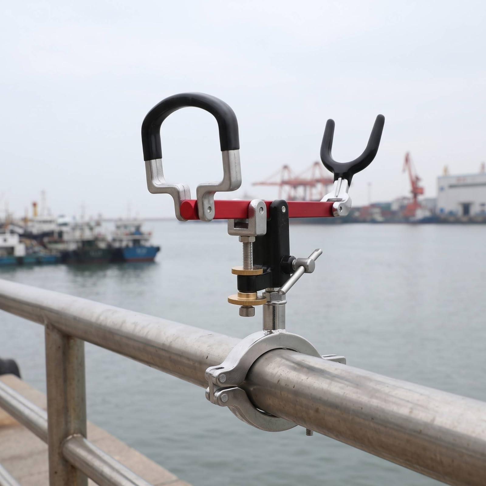 Porta Canna da Pesca per Barca con Clamp su Corrimano Rotondo Supporto Orientabile con Manopole di Blocco Costruzione in