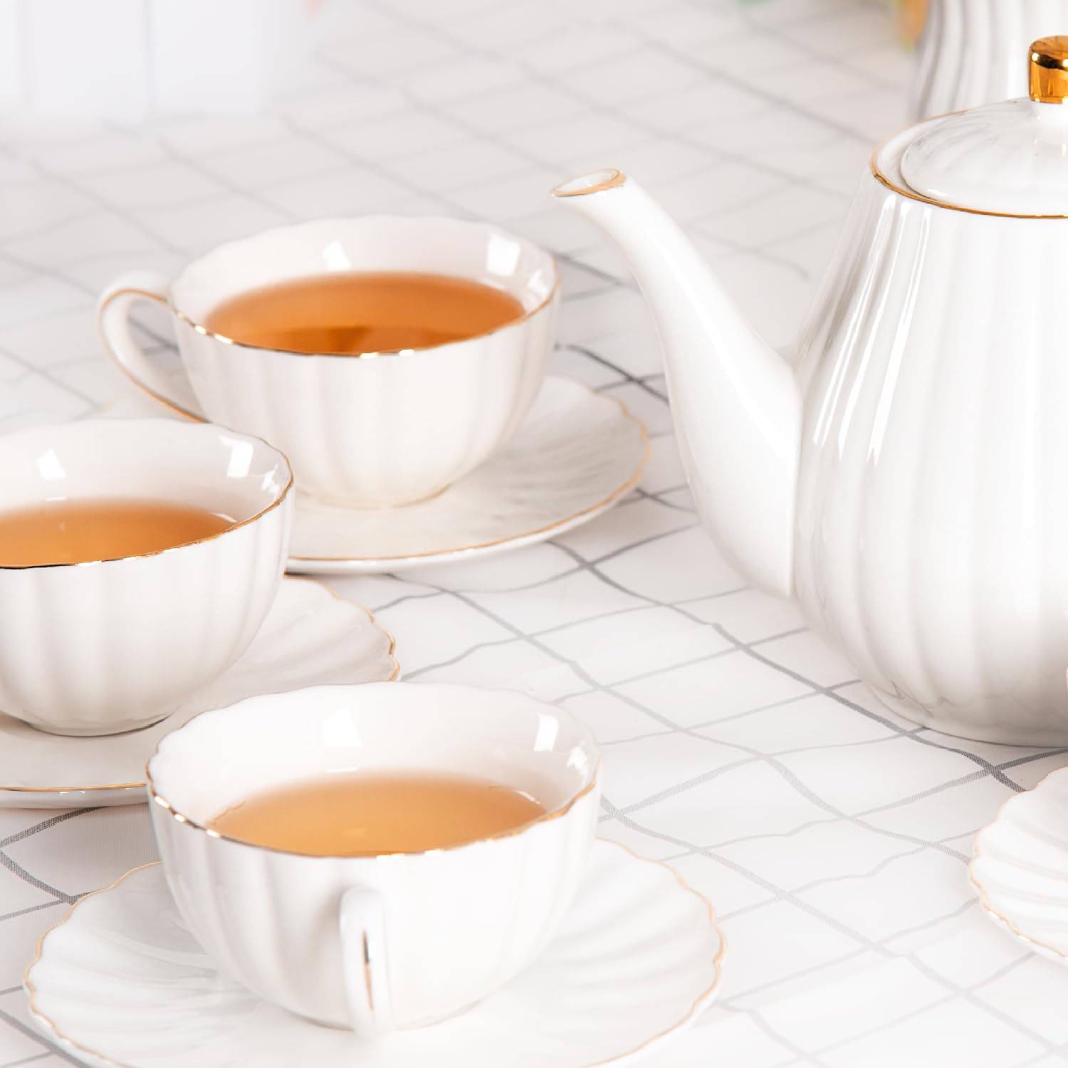 Porzellan-Teetassen und Untertassen, britischer Stil, Keramik-Teetasse, Kaffeetasse, Espressotasse, weißes Teetassen-Set für Frauen, Zuhause, Küche, Büro, Café, Teeparty, 200 ml, 6 Stück