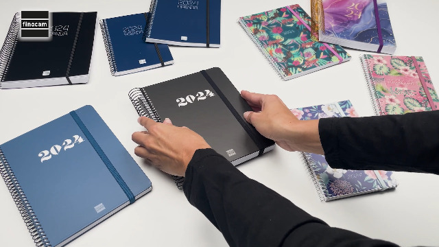 Agenda Semainier 2026 Finocam A4 - Vue Horizontale, Janvier à Décembre - Couverture Polypropylène, Spirale - En Catalan Avec Jours Fériés - Élastique De Fermeture - 7