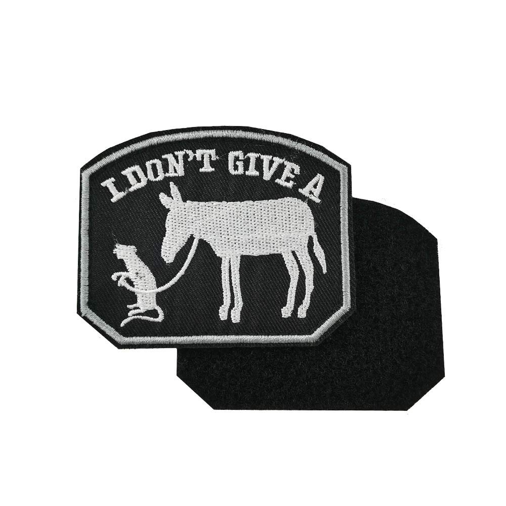 Écusson brodé I Don't Give A Rats Ass Army aux finitions soignées et reliefs précis