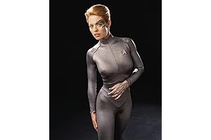 Jeri Ryan 10x8 Photo: Stunning Photographic Tribute to a Star Trek Icon