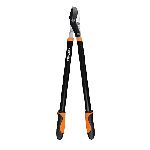 Fiskars 28" Power-Lever Garden Bypass Lopper and Tree Trimmer - Sharp Precision-Ground Steel Blade for Cutting up to 1.75" Diameter