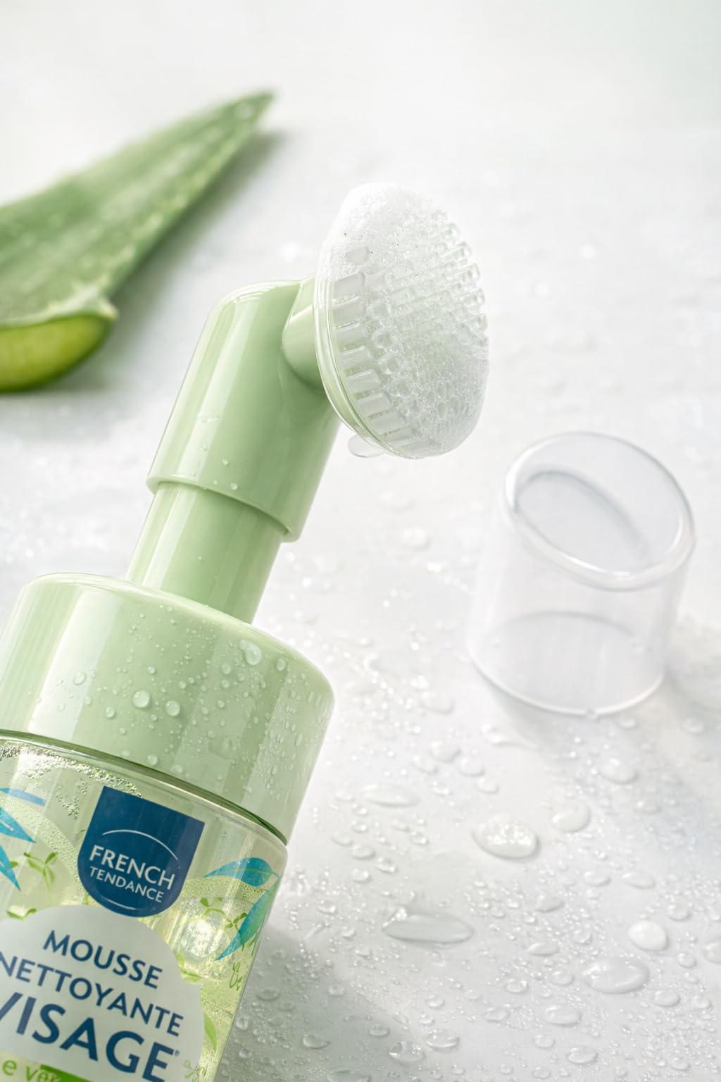 Mousse Nettoyante Visage Aloe Vera 200ml avec Brosse Intégrée – Nettoie, Démaquille et Purifie – Soin Quotidien Hydratant – FRENCH Beauté