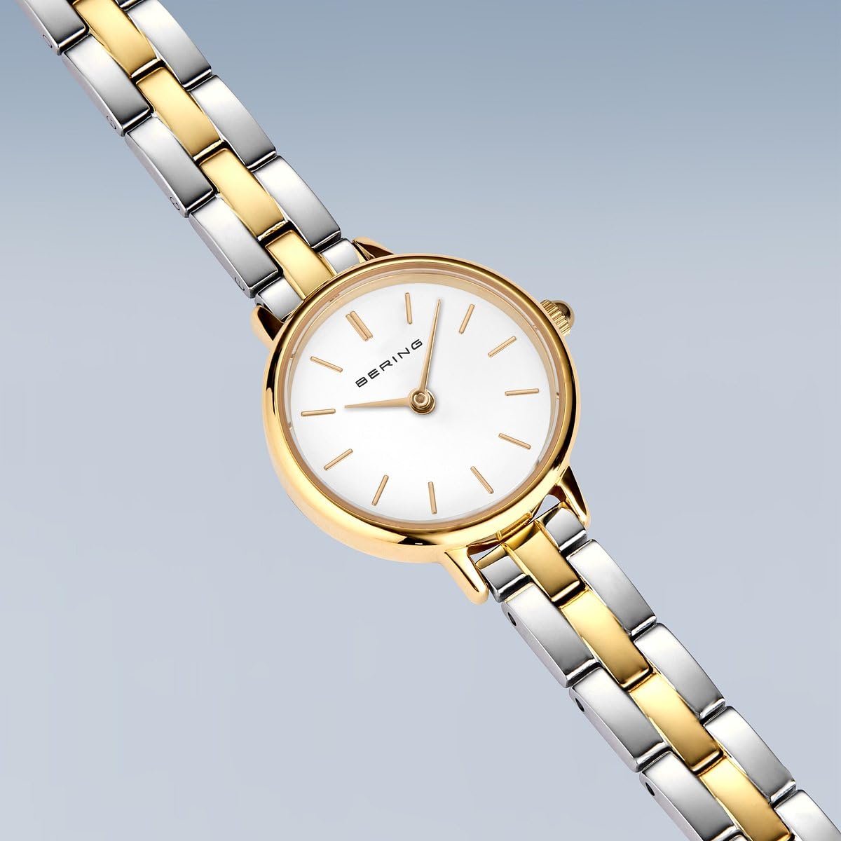 Bering Damen Uhr Quarz Movement - Classic Collection mit Edelstahl und Saphirglas 11022-714