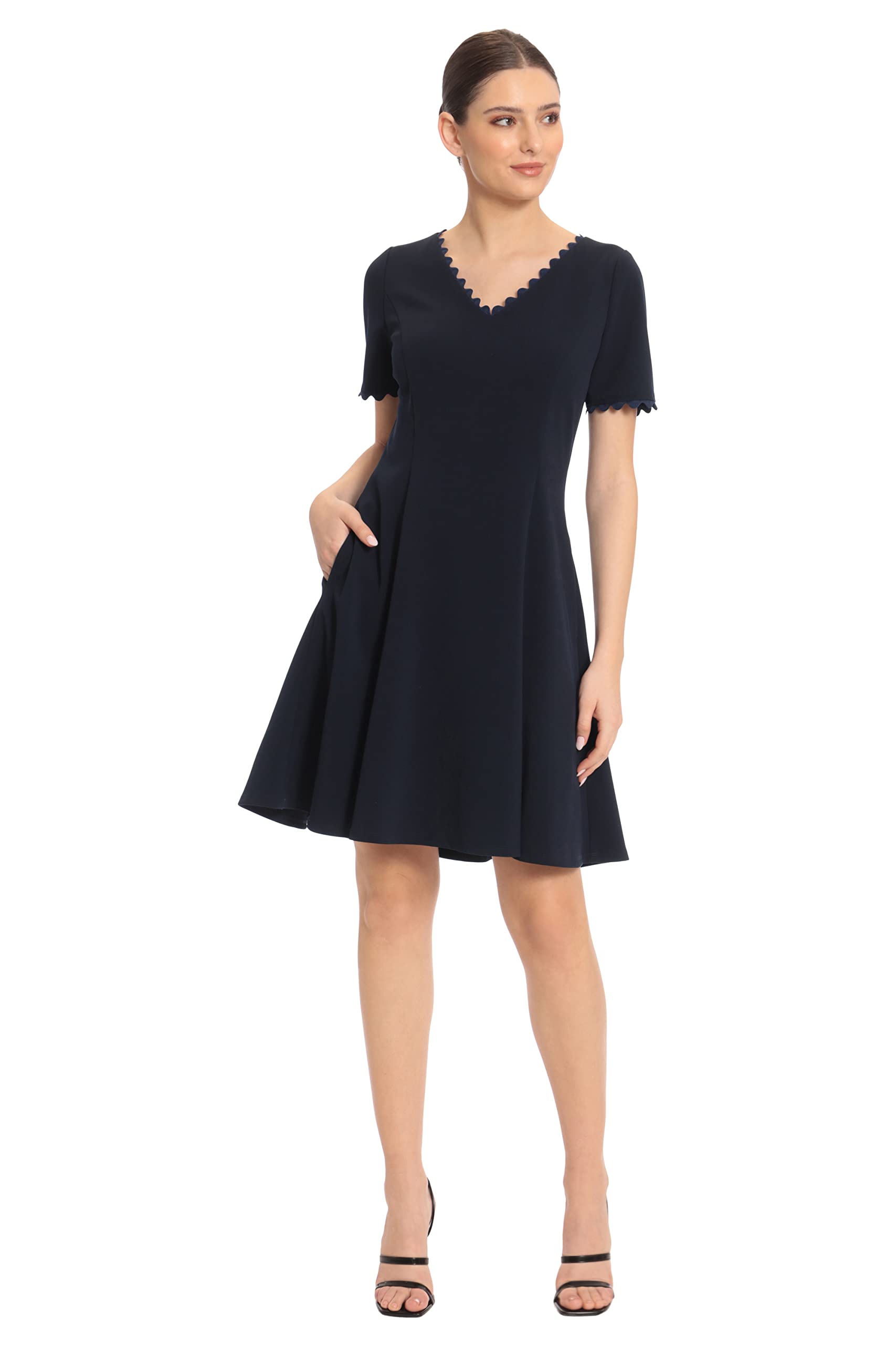 Maggy London Womens Scallop Trim V-Neck and Short Sleeve Desk to Dinner Office Workwear Event Occasion Guest of