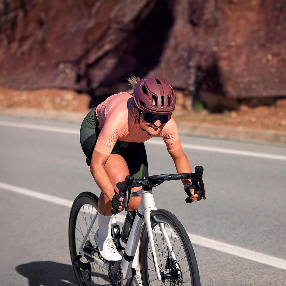 Amazon.com: Garmin Edge 1050 Premium Cycling Computer Bundle