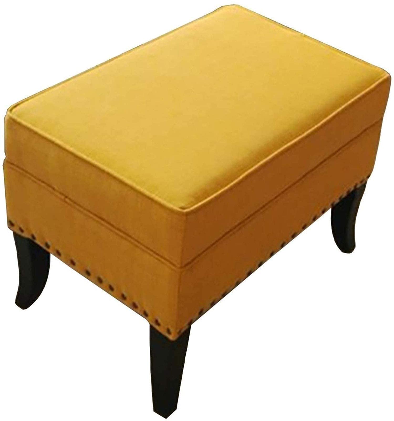 Banc ottoman rustique pour organiser une entrée encombrée de chaussures