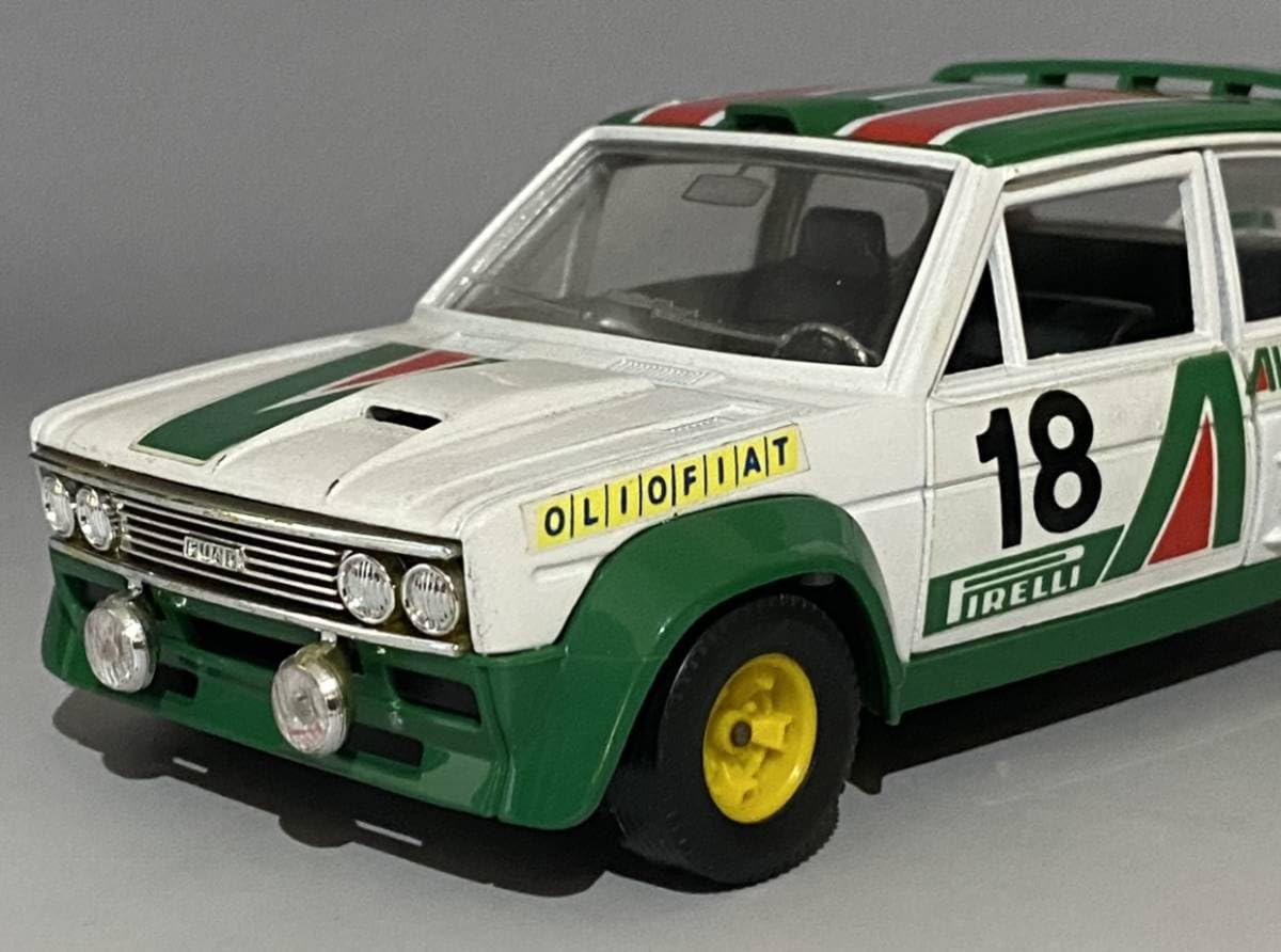 プラモデル　PLAYKIT TOY製1/32　フィアット　ウーノ　SX　ラリー プラモデルPLAYKIT TOY製1/32フィアットウーノSXラリー