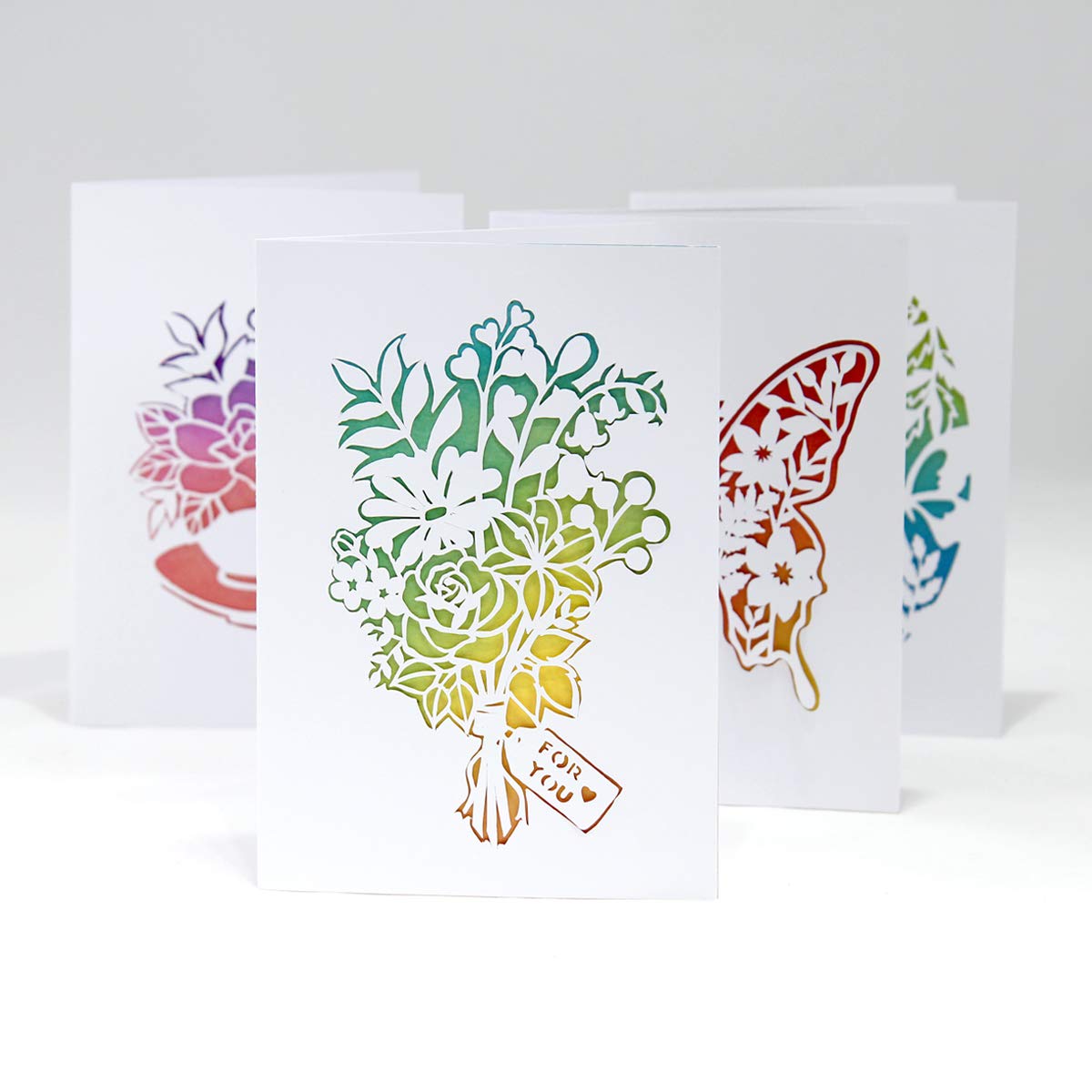 Kit Découpe Papier Emma Boyes - 8 Cartes Coeurs Et Fleurs 190g/m² - 4 Motifs Prêts à Découper Kit Découpe Papier Emma Boyes - 8 Cartes Coeurs Et Fleurs 190g/m² - 4 Motifs Prêts à Découper
