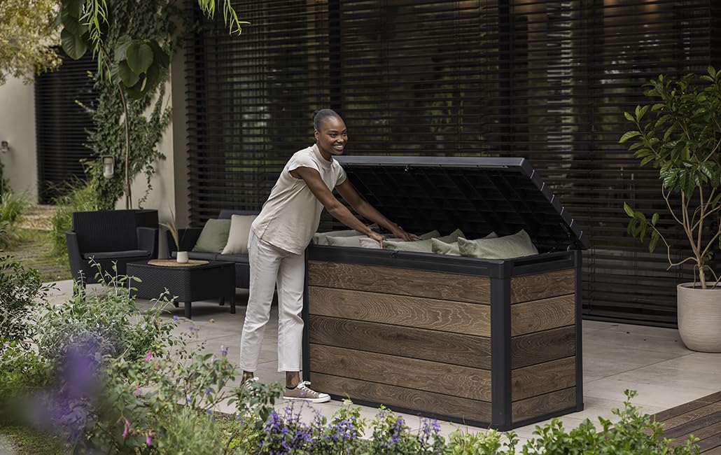 Keter Signature XXL Gartenbox 757L - Wetterbeständige Aufbewahrungsbox mit Gasdruckfedern - Kunststoff in Walnuss-Optik - 151x72x90 cm