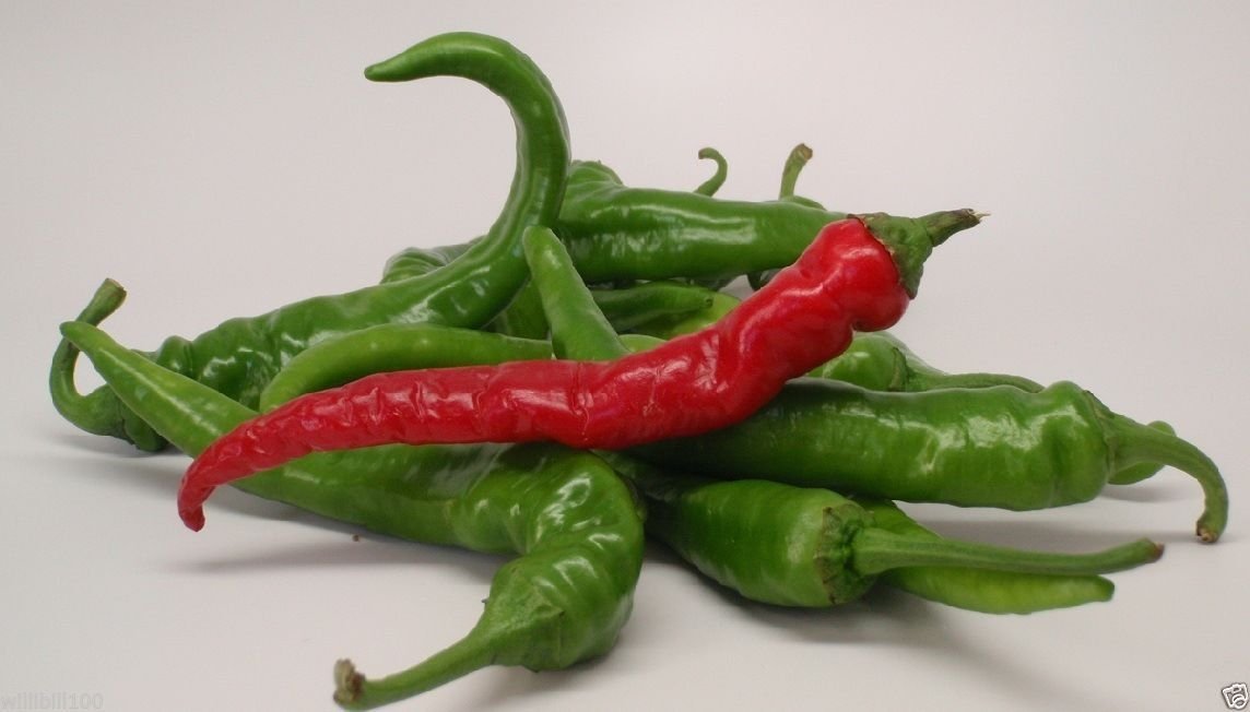 Long slim cayenne Pepper (Capsicum annuum) Fresh,Dried,Pickled,Hot Sauce