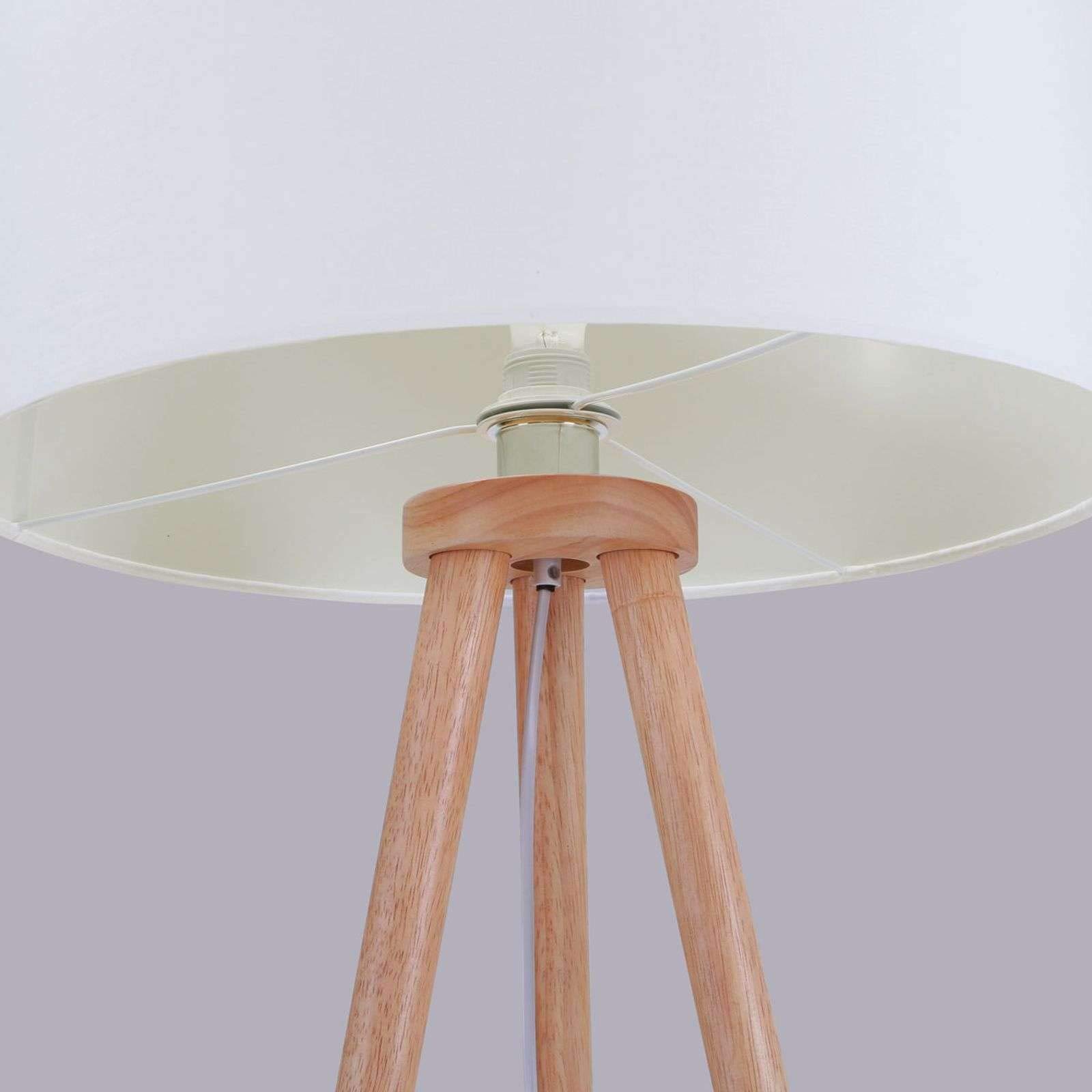 Lindby Stehlampe Dreibein Stoff weiß, Holz hell mit Fußschalter Tripod Textil Stehleuchte Wohnzimmer Wohnzimmerlampe 1x E27 max. 60W ohne Leuchtmittel