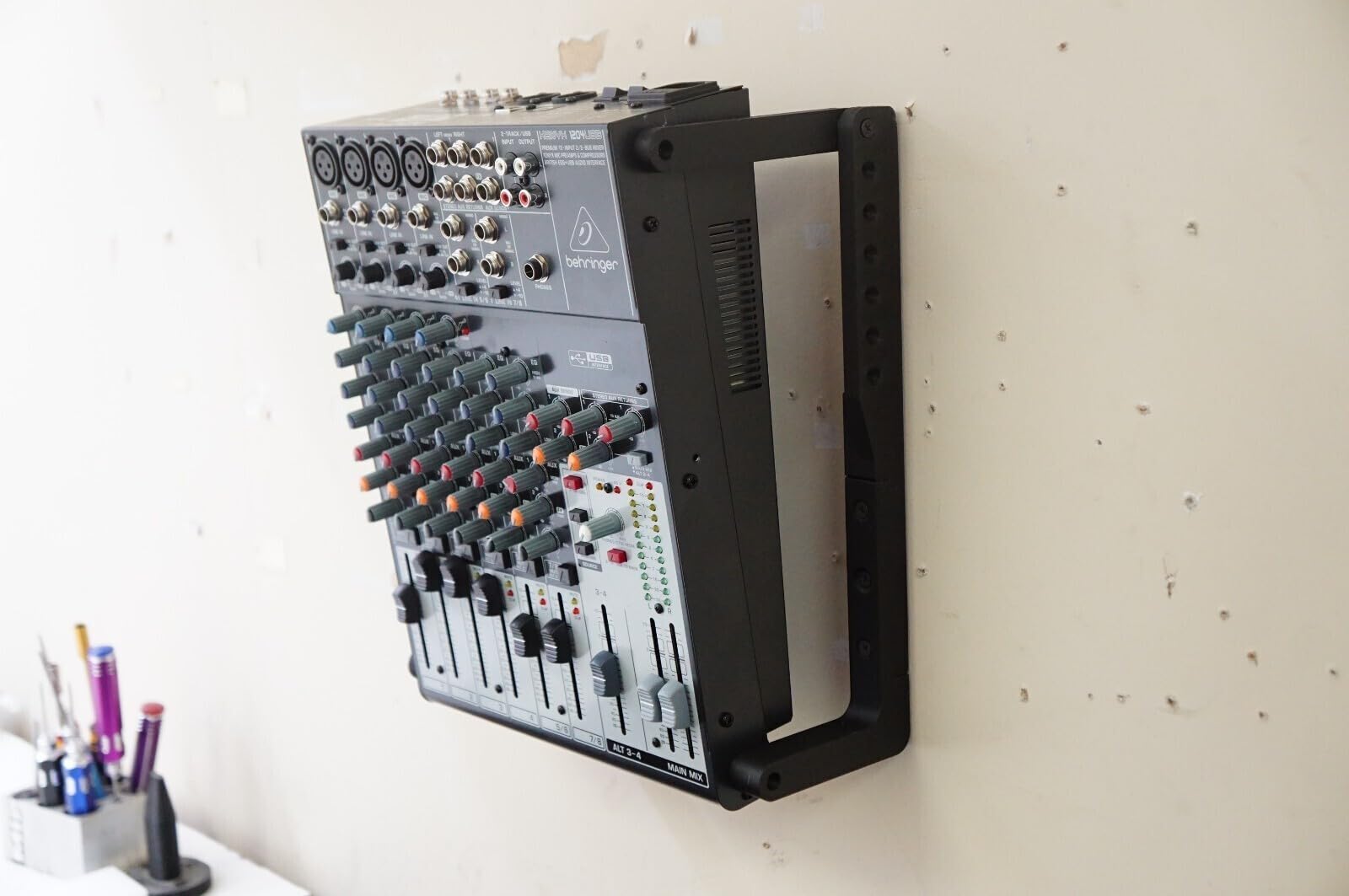 huhu　4点セット Amazon.com: Deluxe Stand Combo Wall Mount System for Behringer
